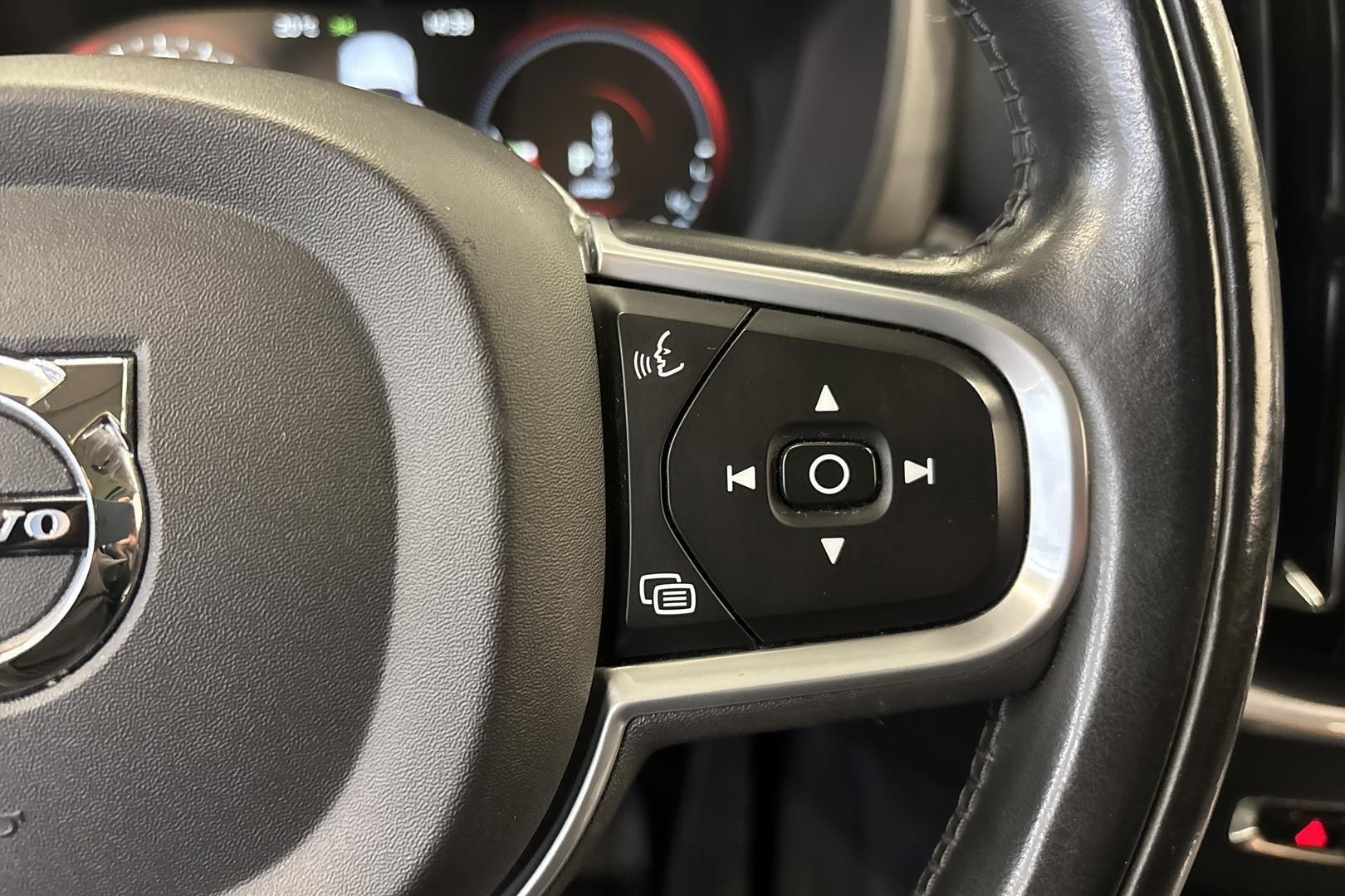 VOLVO XC60 2020