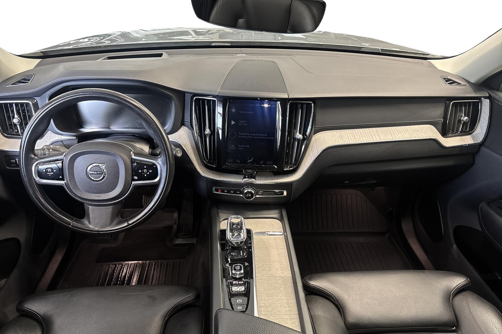 Volvo XC60 8