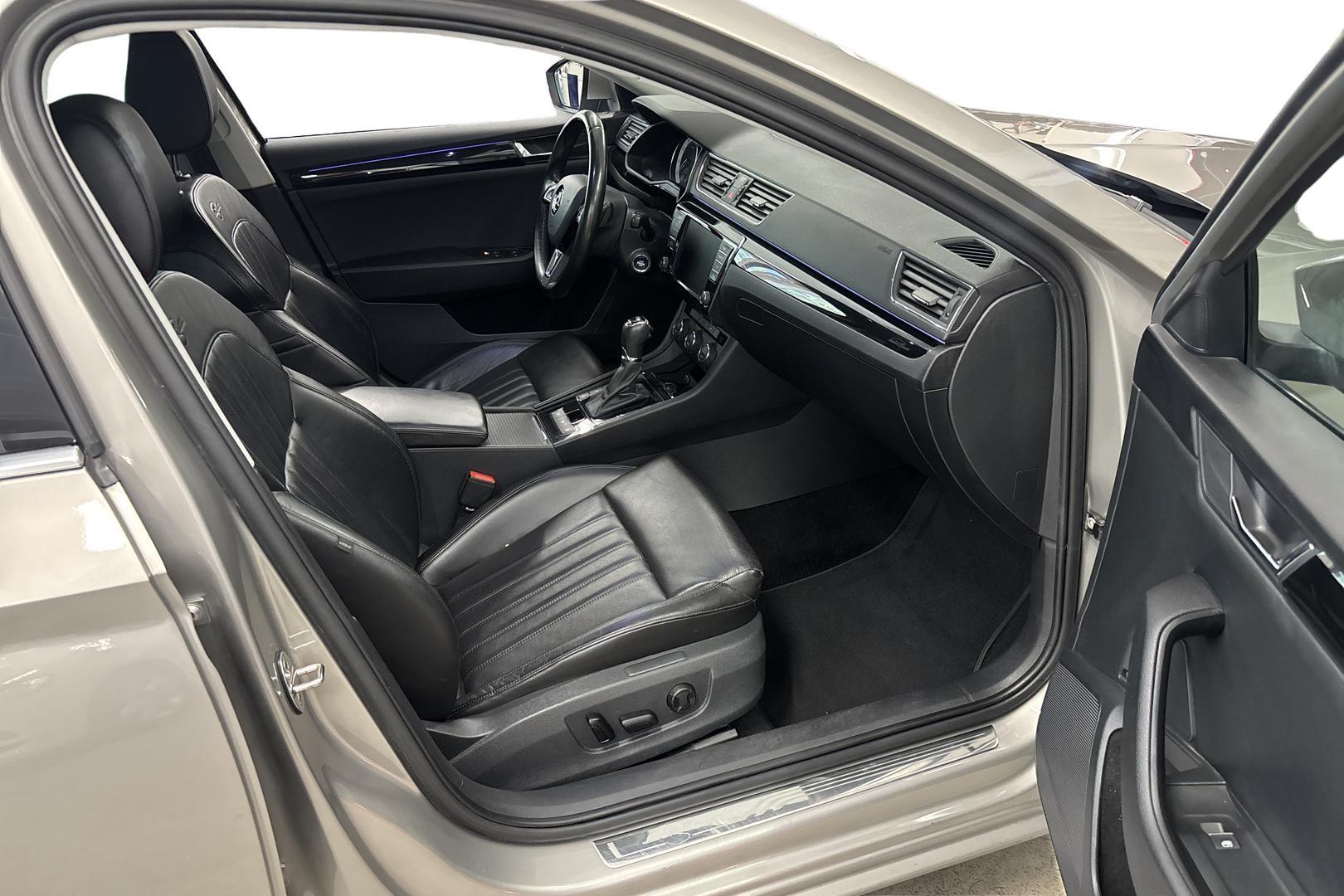 SKODA SUPERB 2016