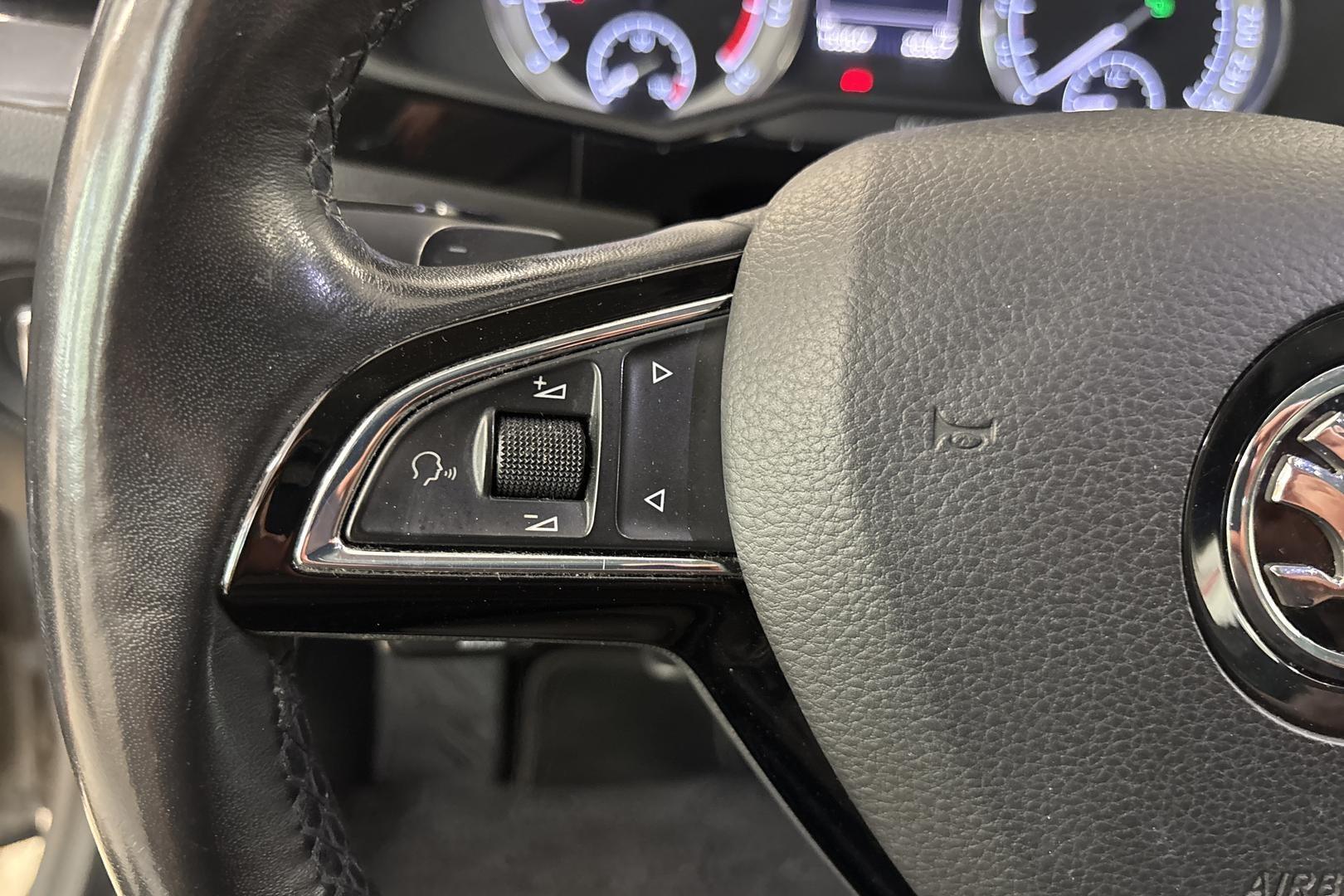 SKODA SUPERB 2016
