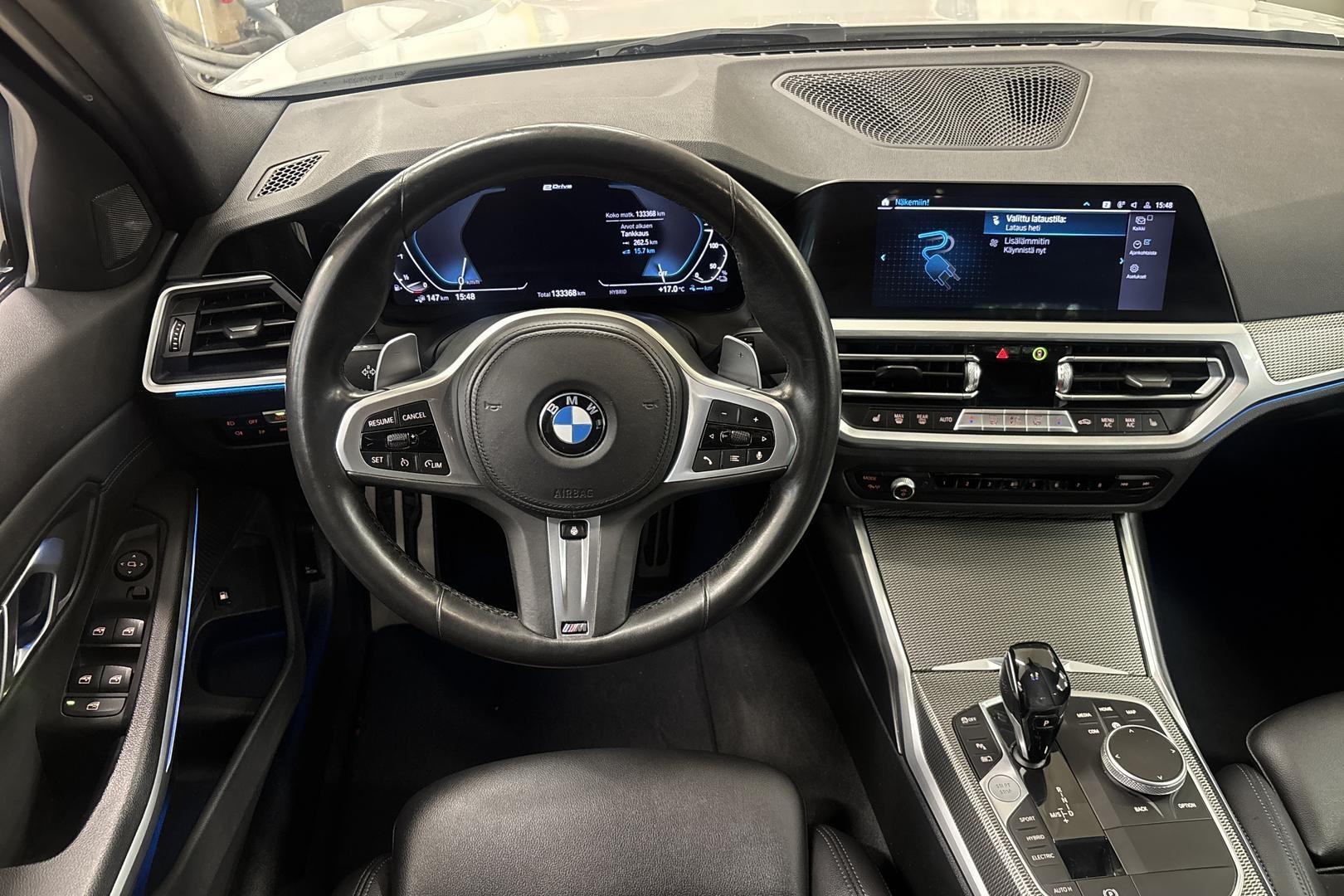 BMW 330 2021