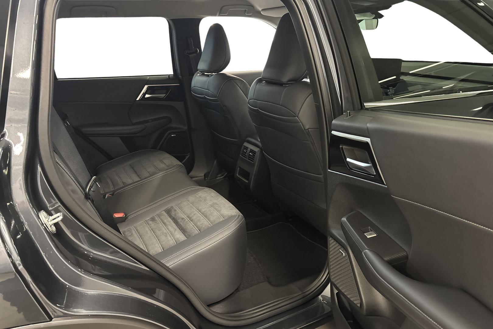 Mitsubishi Outlander 2025