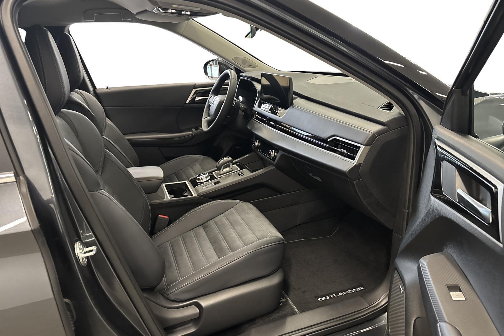 Mitsubishi Outlander 2025