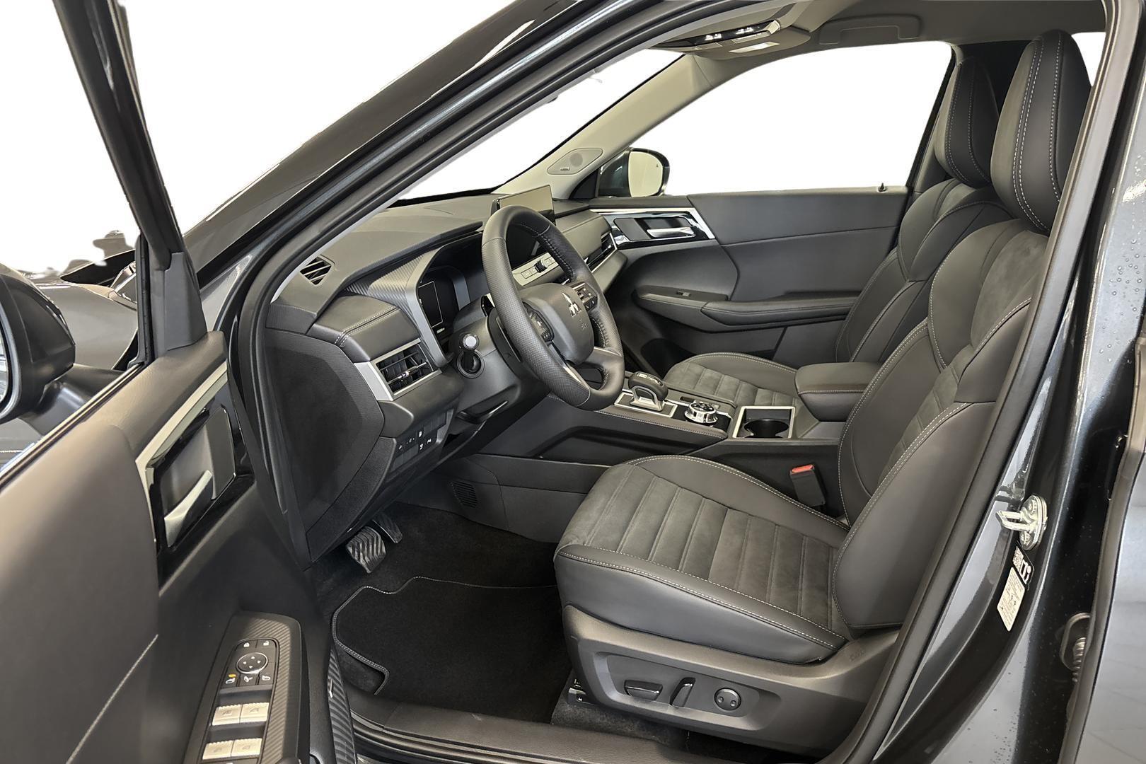 Mitsubishi Outlander 2025