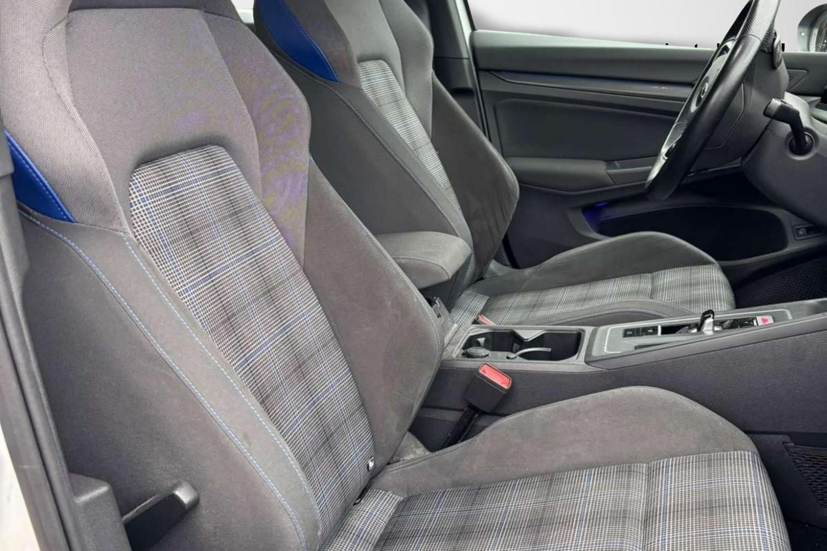 VOLKSWAGEN GOLF 2021