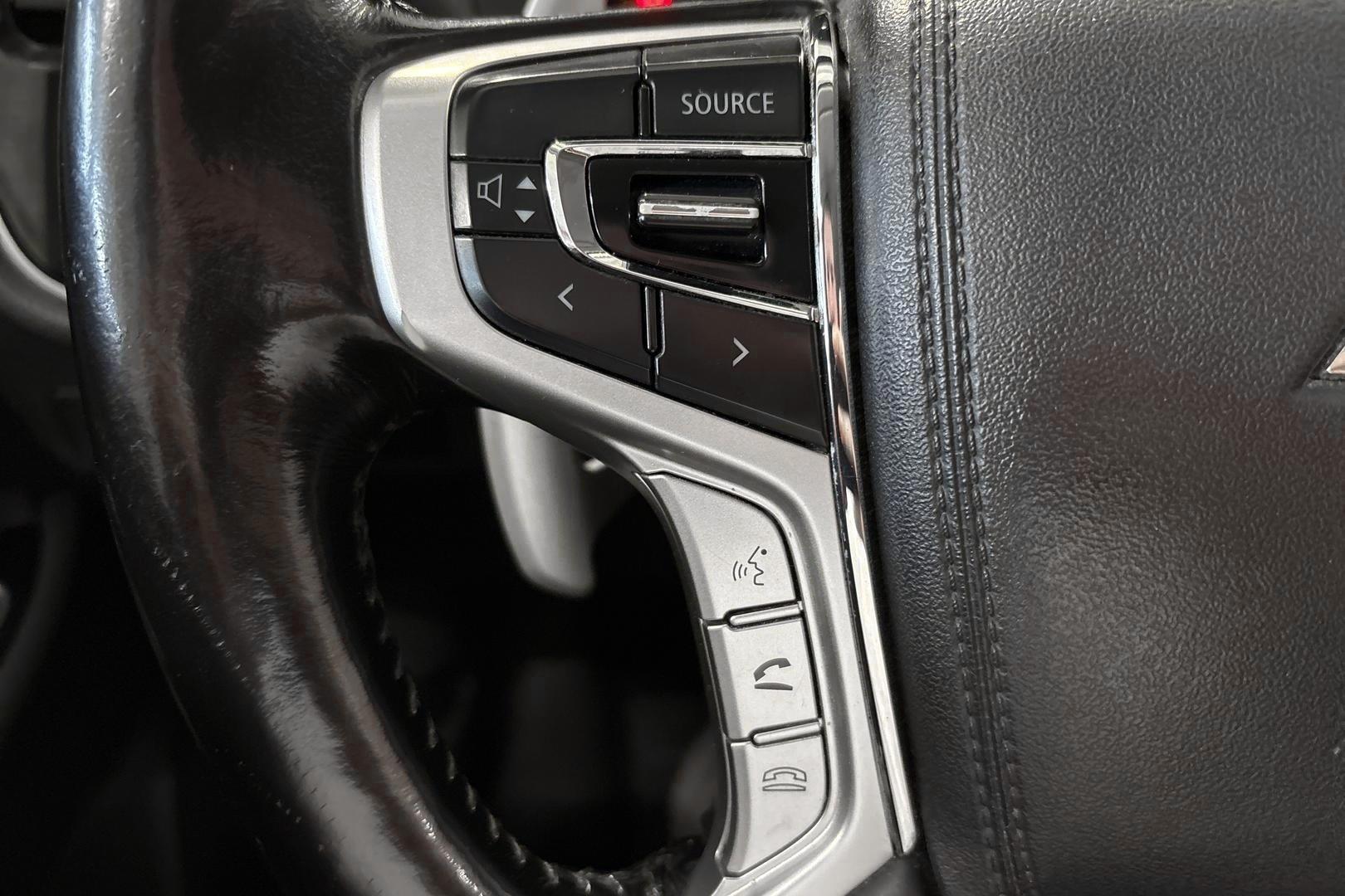 Mitsubishi Outlander PHEV 2016