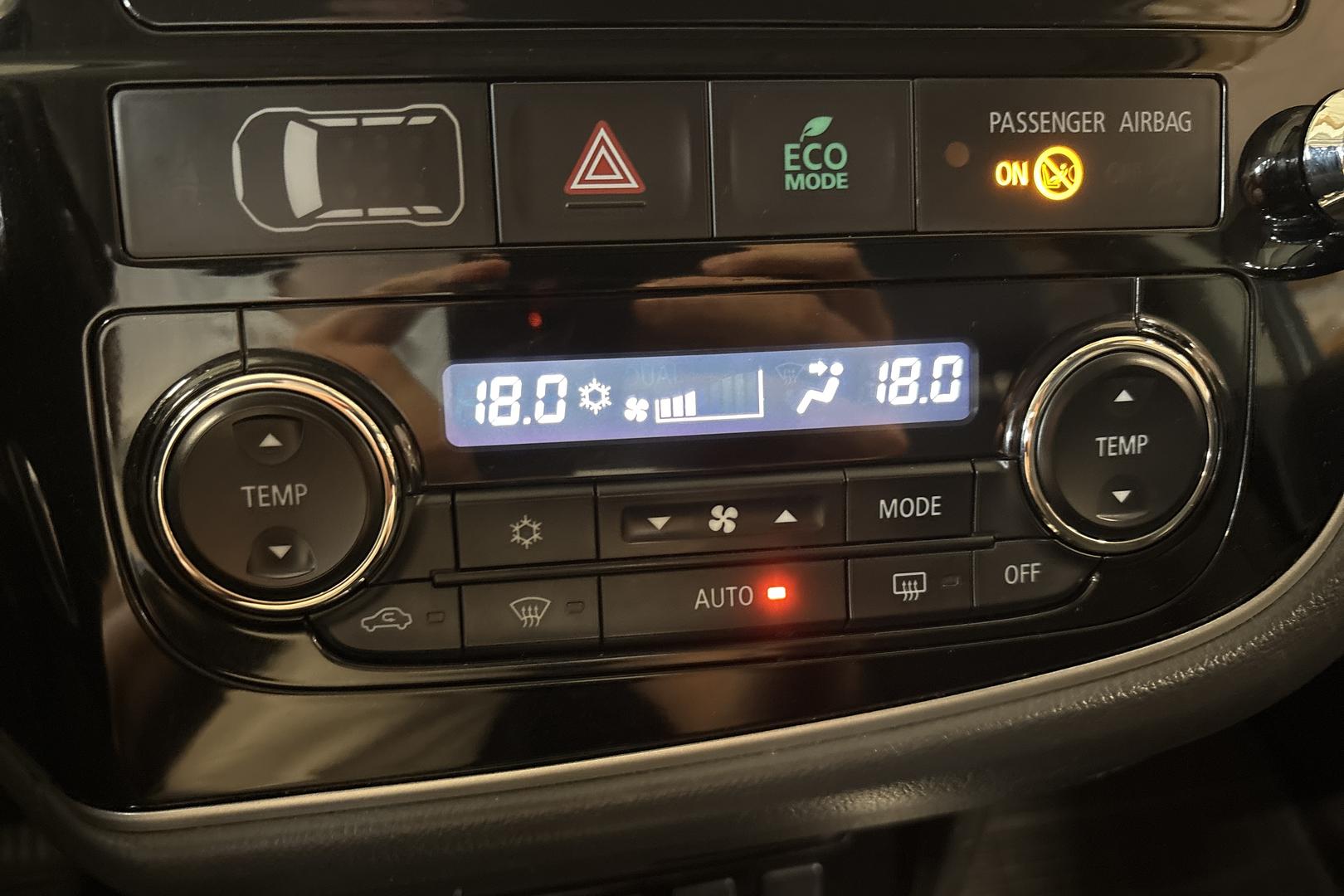 Mitsubishi Outlander PHEV 2016
