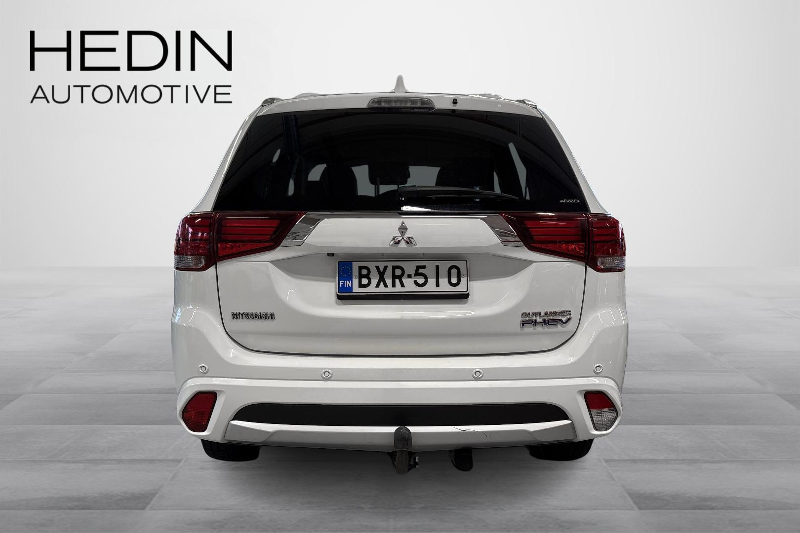 Mitsubishi Outlander PHEV 2016