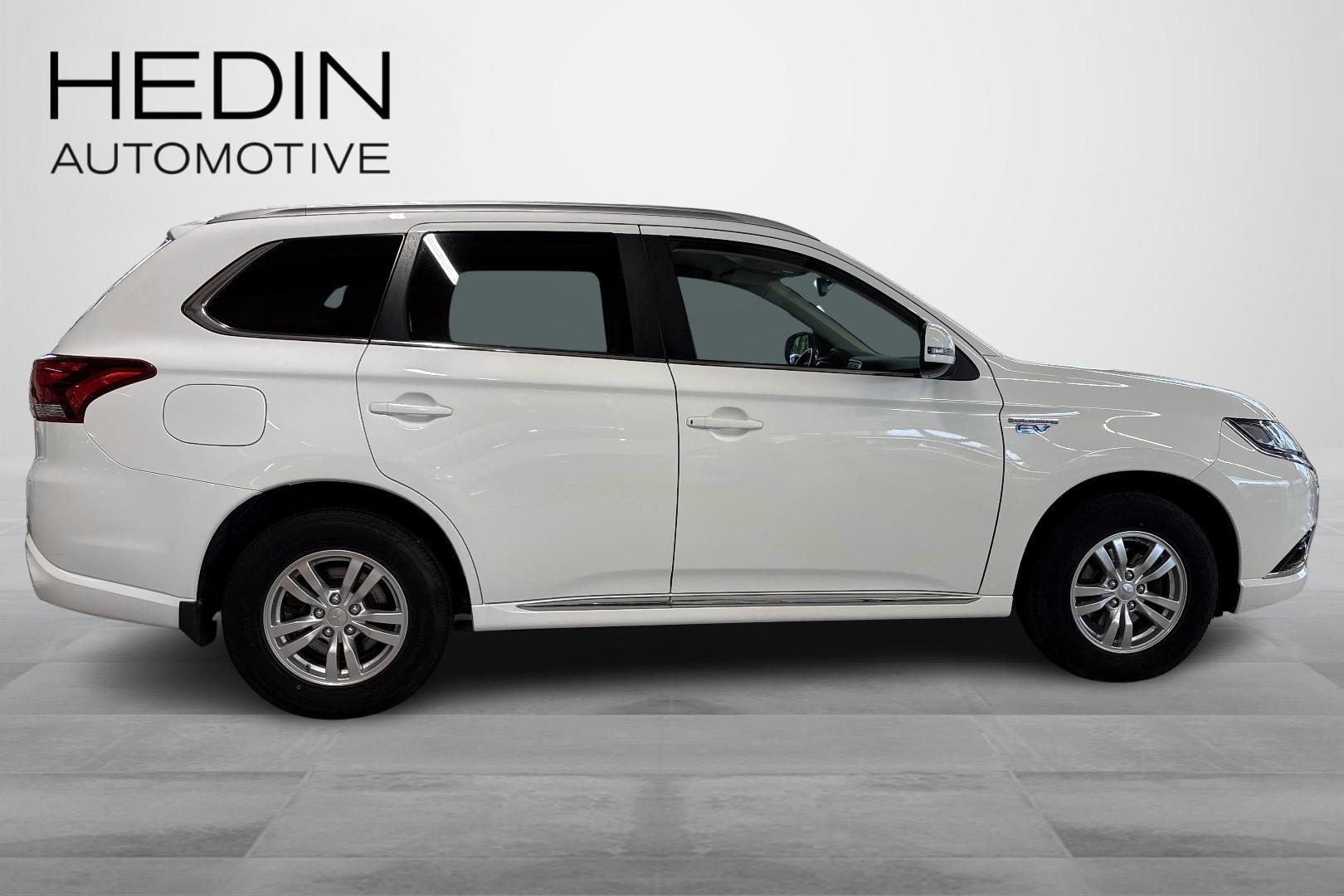 Mitsubishi Outlander PHEV 2016