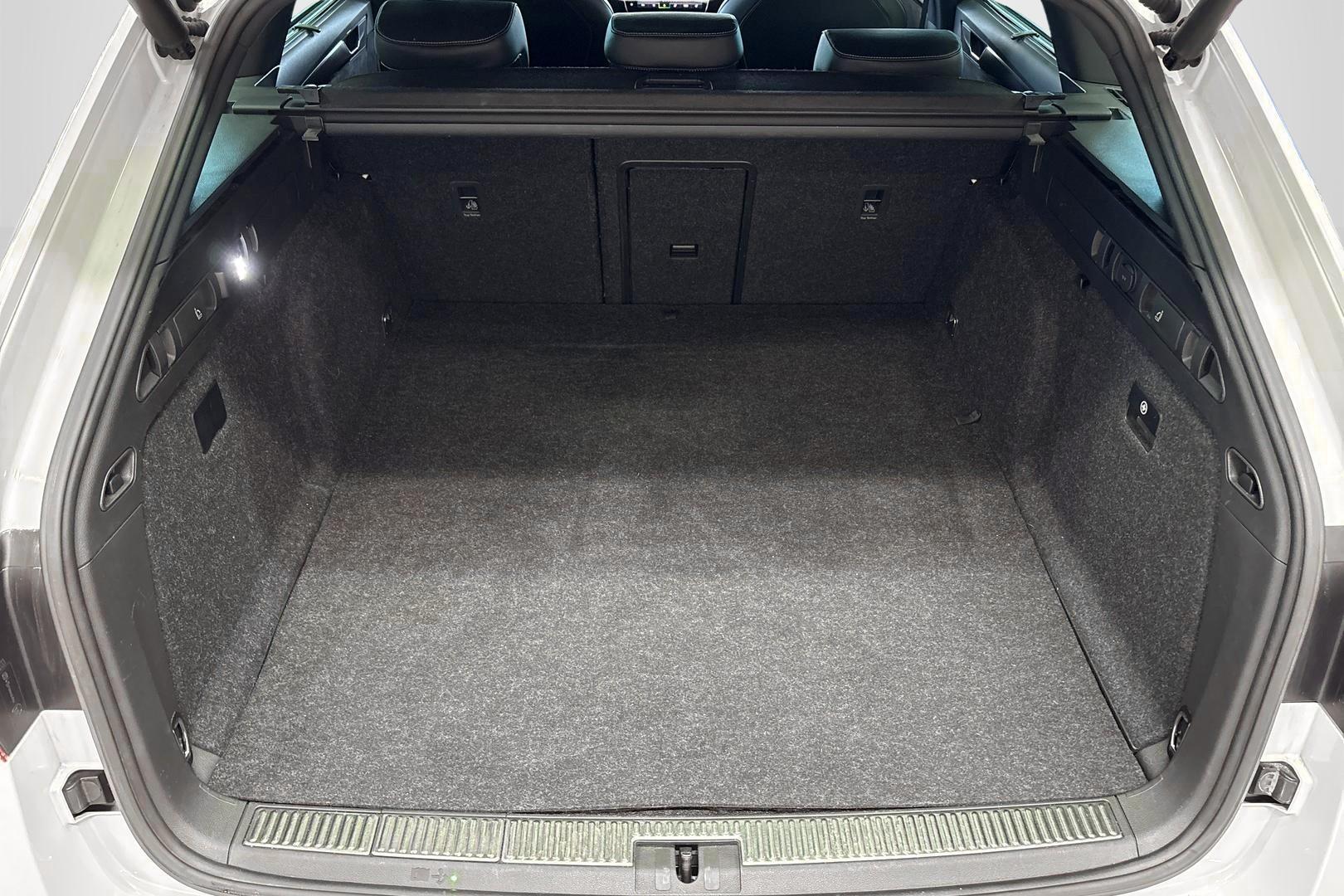 SKODA SUPERB 2020