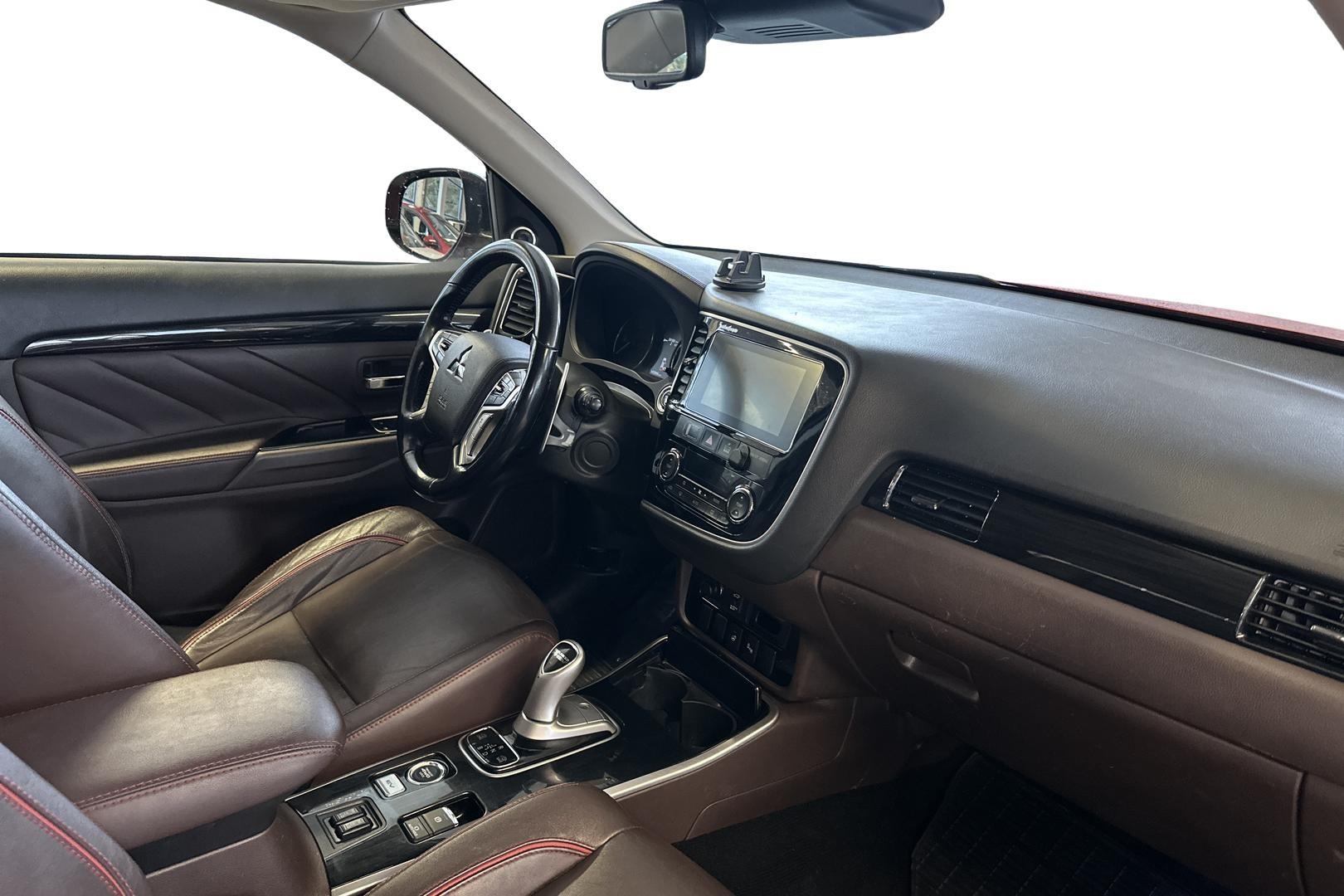 Mitsubishi Outlander PHEV 2017