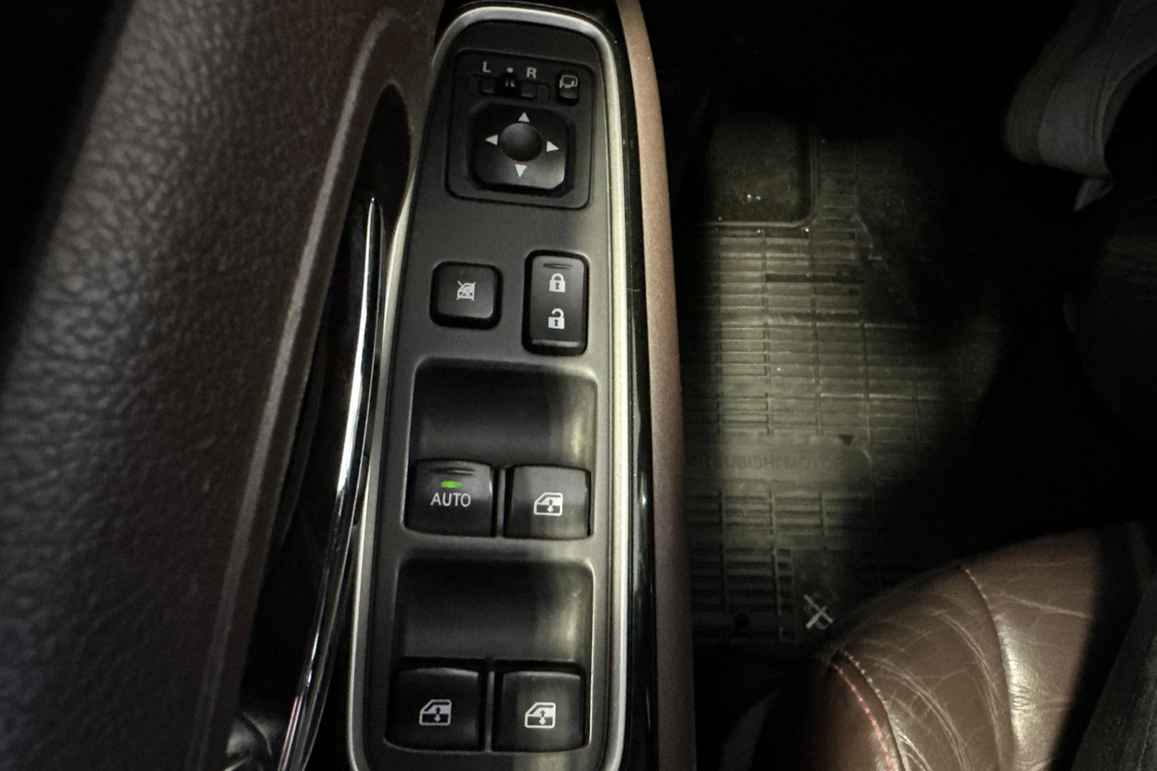 Mitsubishi Outlander PHEV 2017