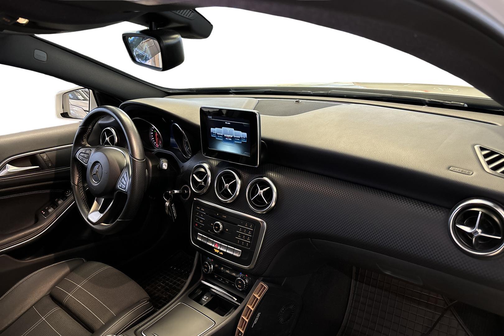 MERCEDES-BENZ A 2016