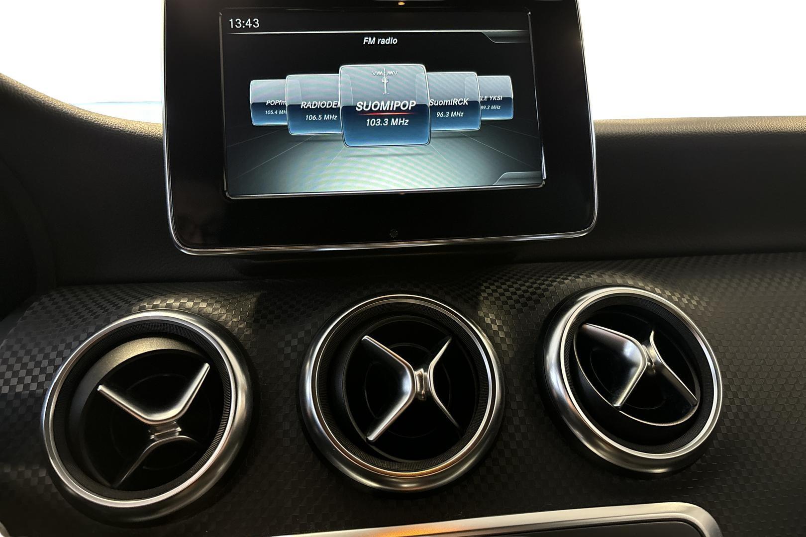 MERCEDES-BENZ A 2016