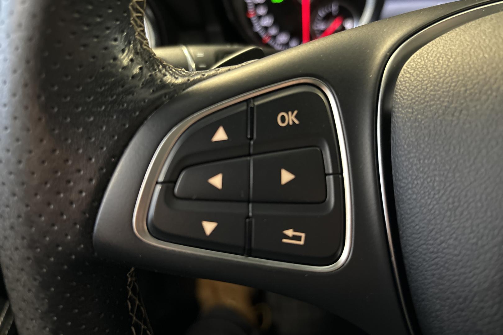 MERCEDES-BENZ A 2016