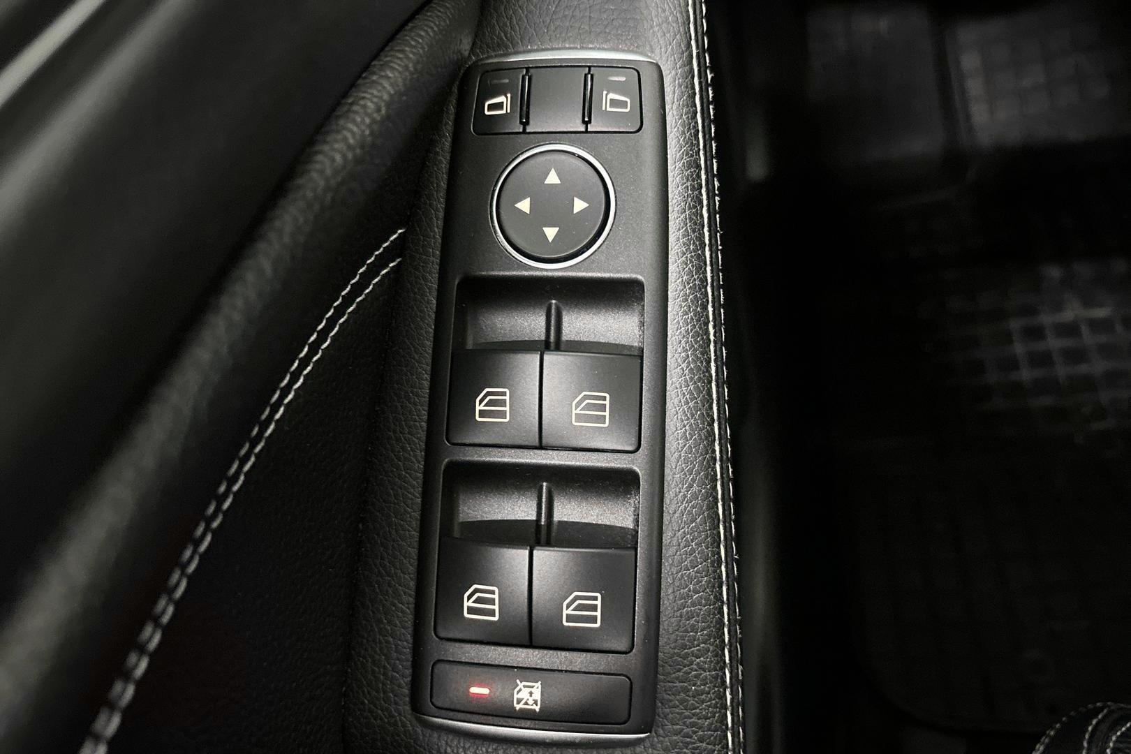 MERCEDES-BENZ A 2016