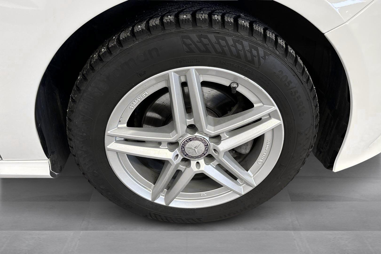 MERCEDES-BENZ A 2016