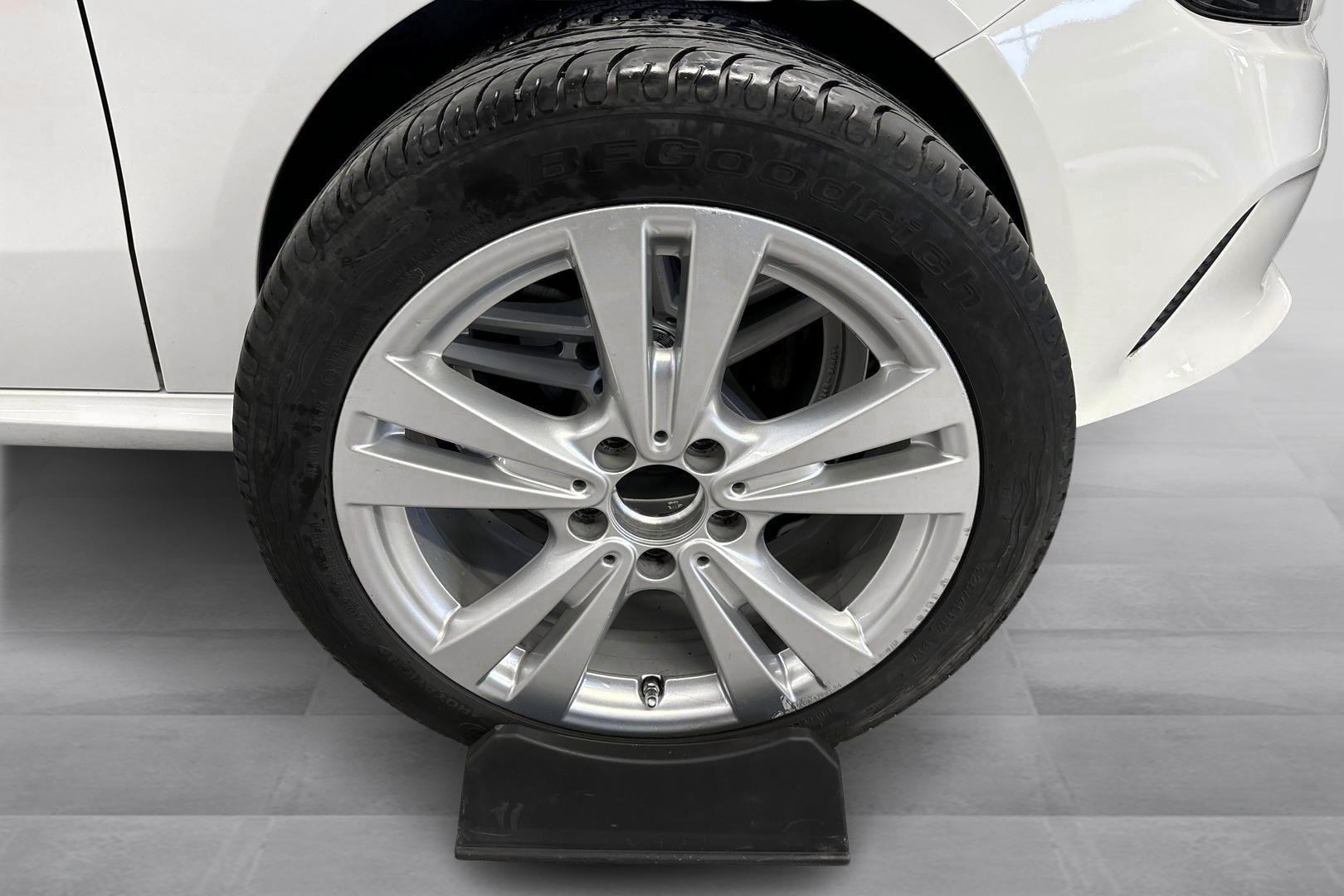 MERCEDES-BENZ A 2016