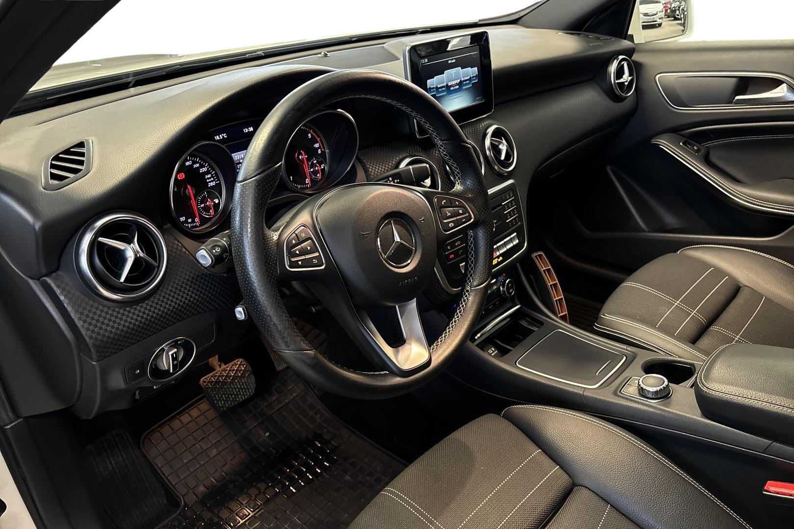 MERCEDES-BENZ A 2016