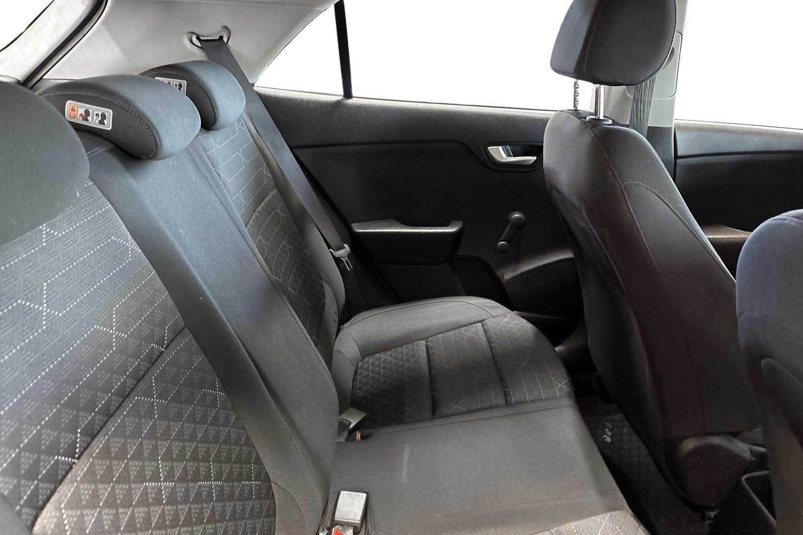 Kia Rio 11