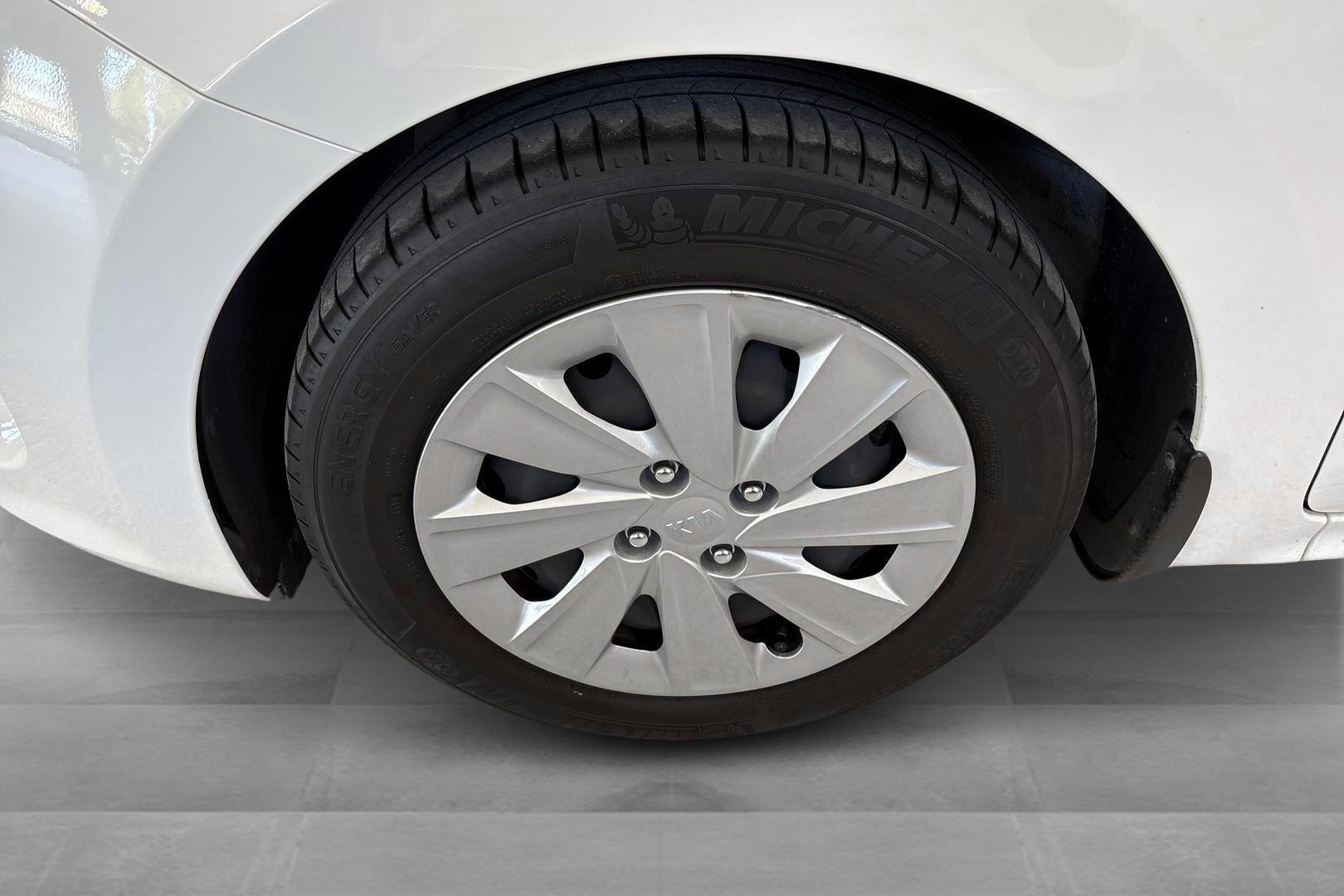 Kia Rio 26