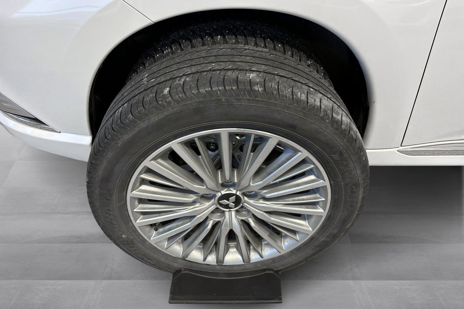 Mitsubishi Outlander PHEV 2021