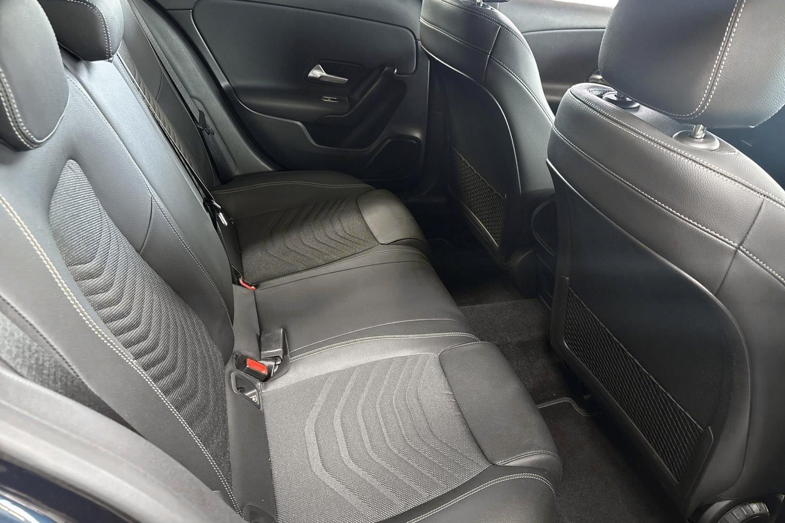 MERCEDES-BENZ A 2021