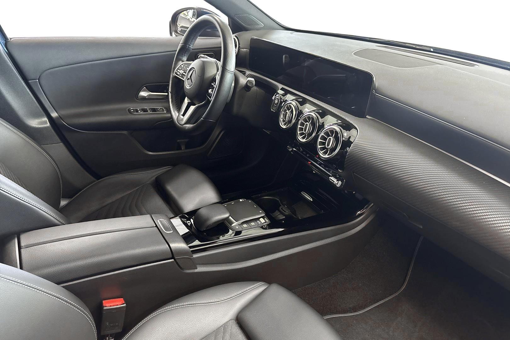 MERCEDES-BENZ A 2021
