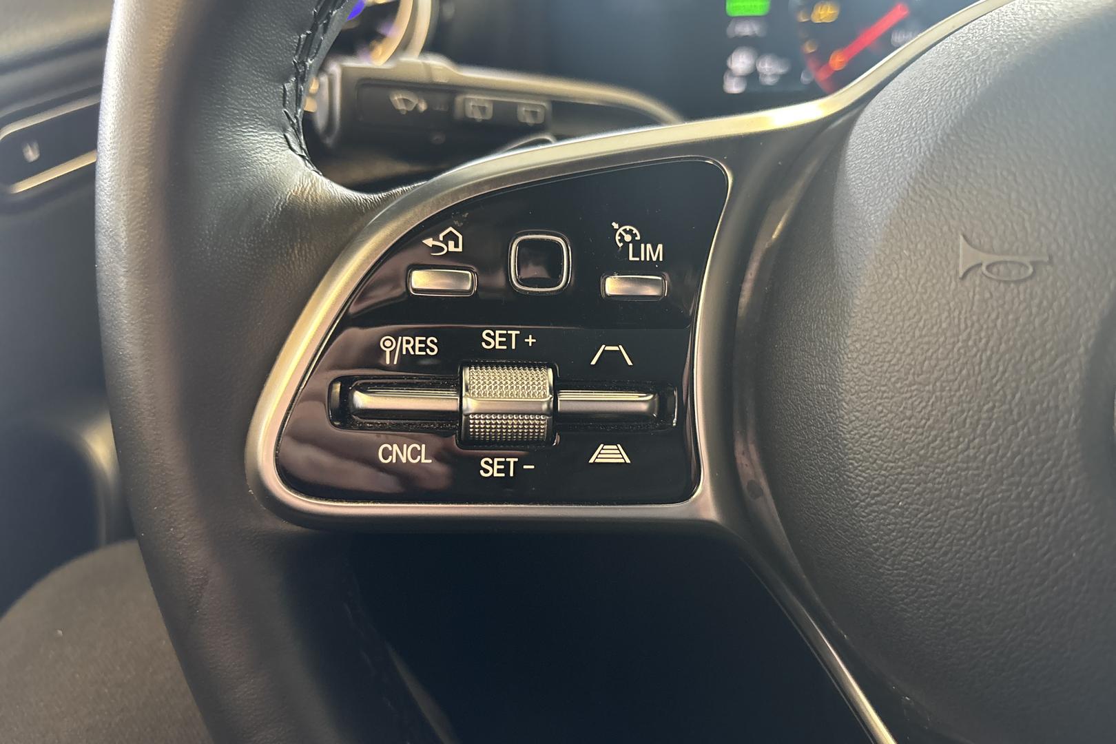 MERCEDES-BENZ A 2021