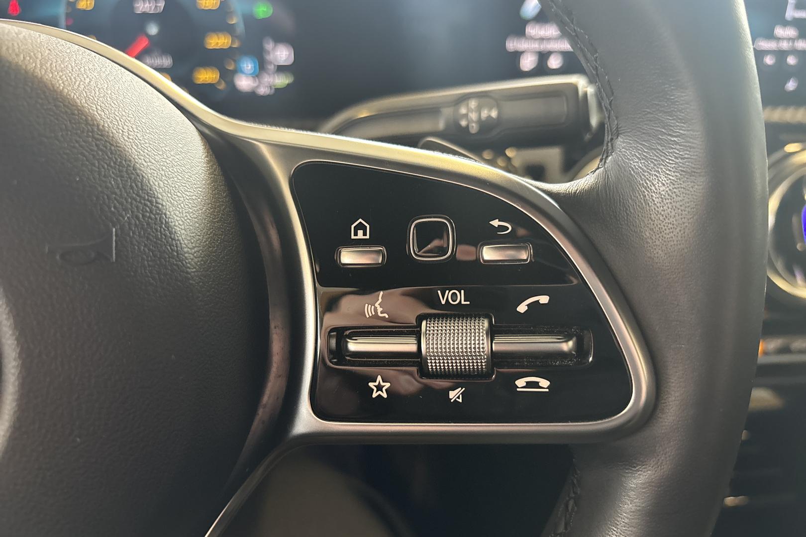 MERCEDES-BENZ A 2021