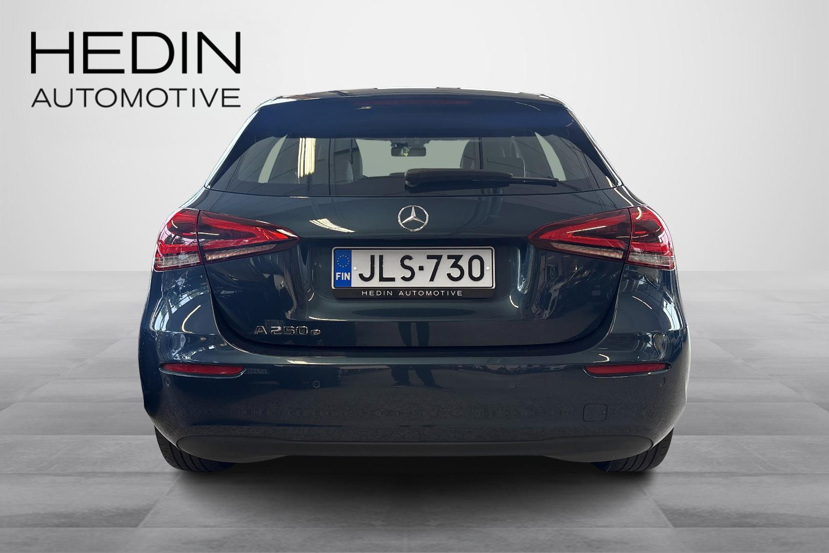 MERCEDES-BENZ A 2021