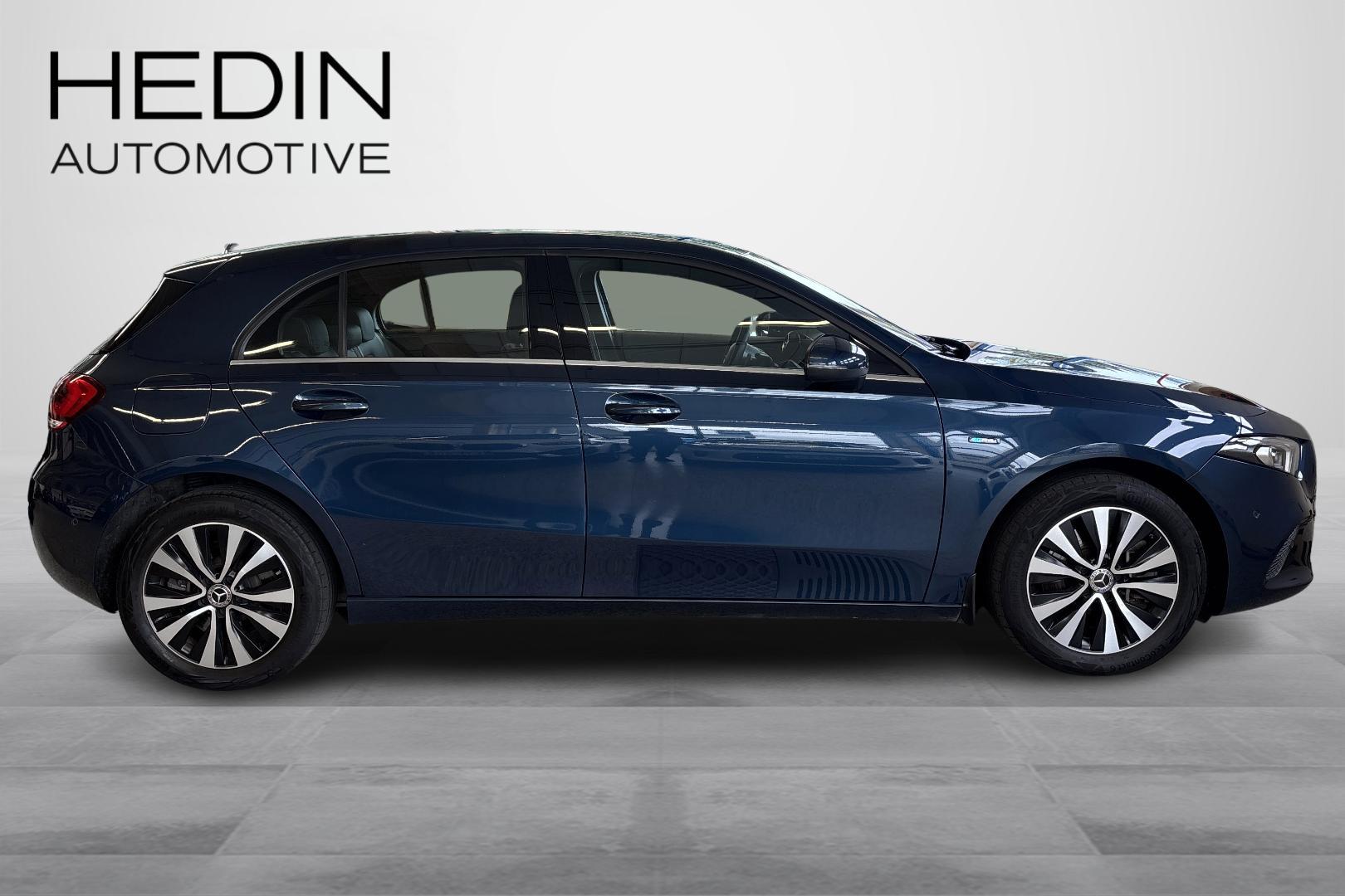 MERCEDES-BENZ A 2021