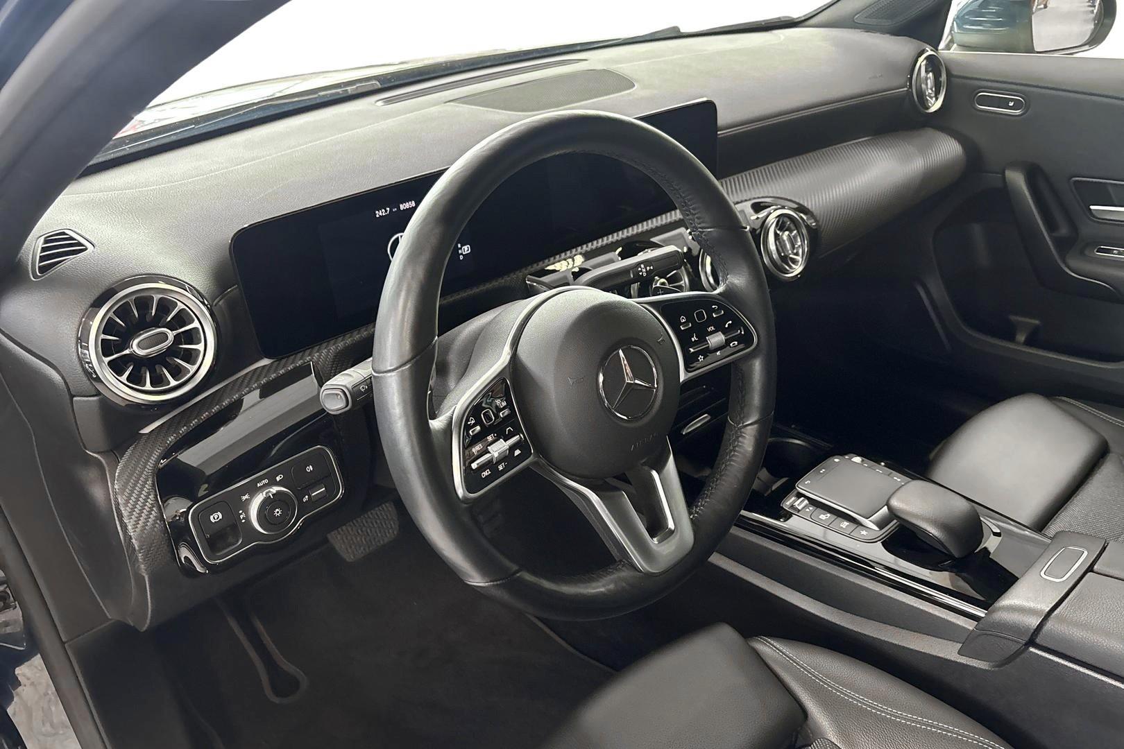 MERCEDES-BENZ A 2021