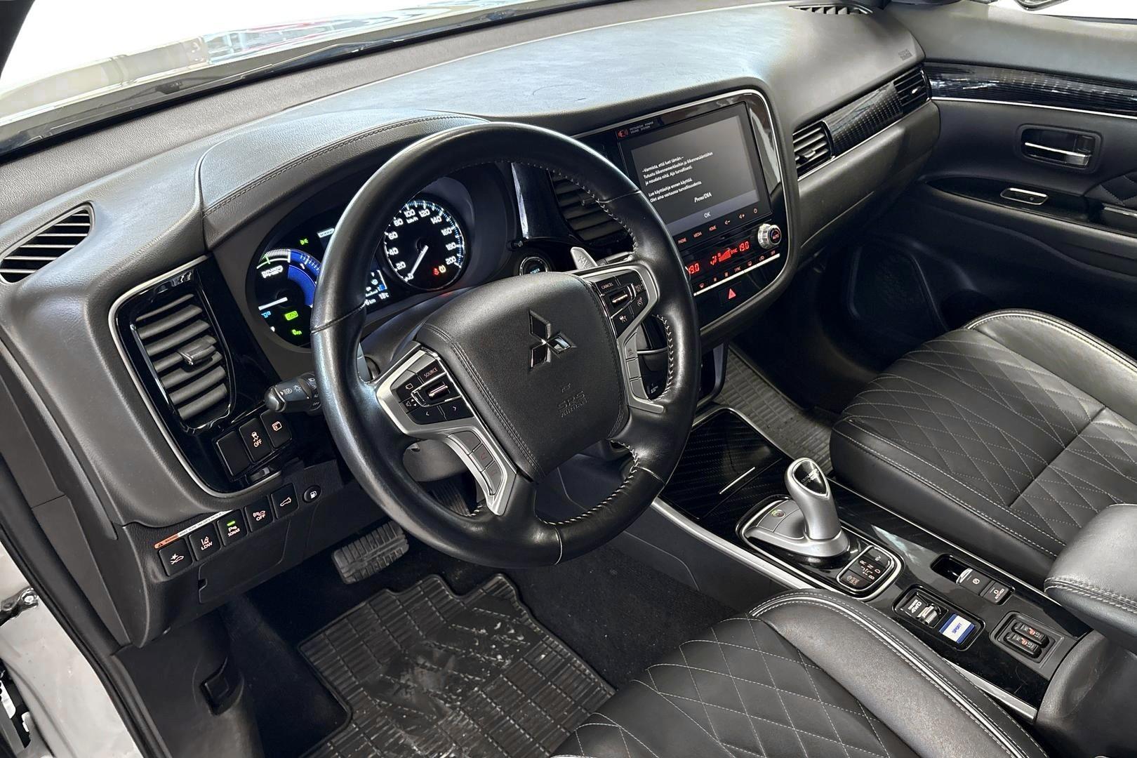 Mitsubishi Outlander PHEV 2020