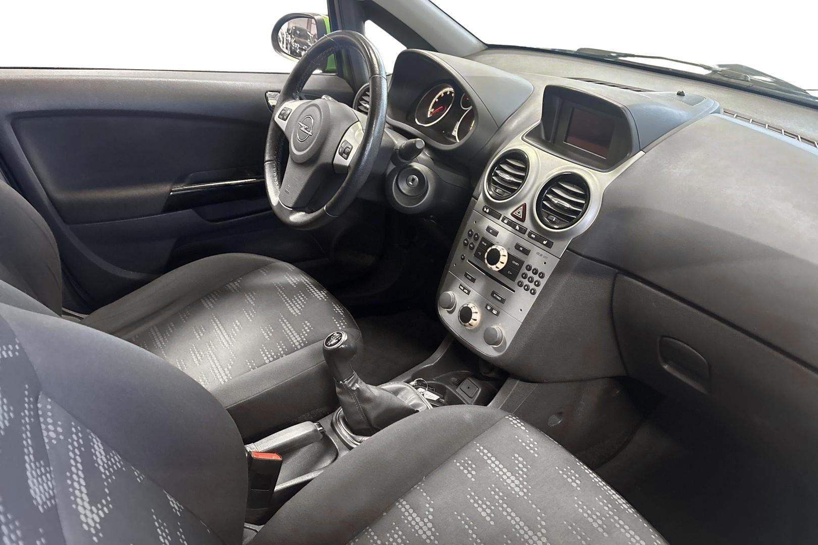 OPEL CORSA 2012