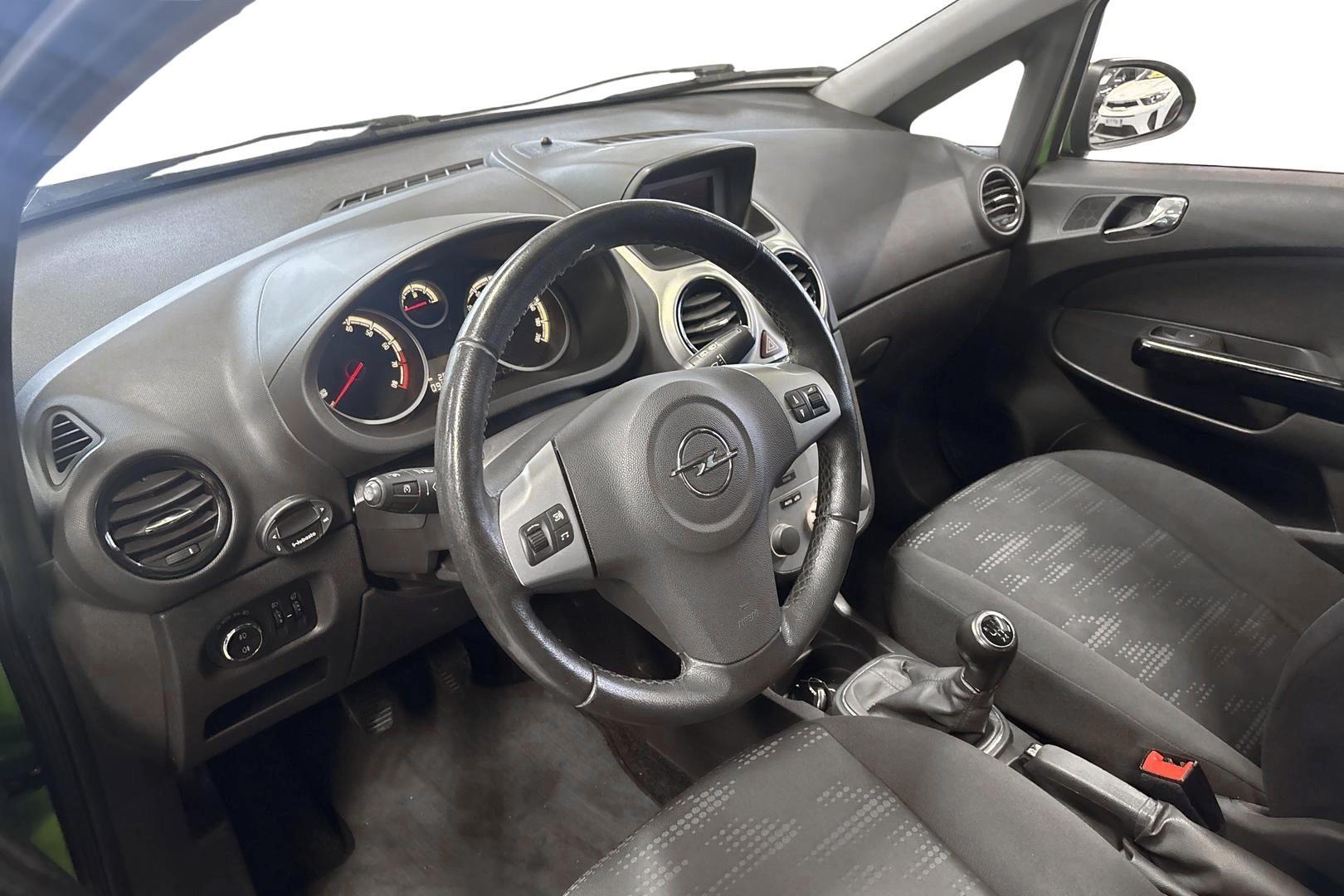OPEL CORSA 2012