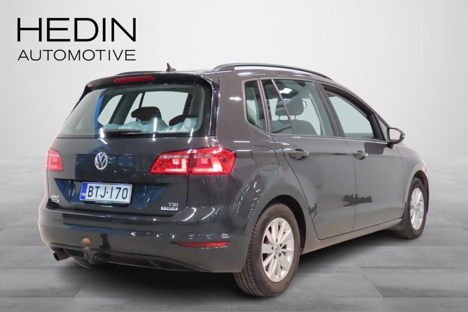VOLKSWAGEN Golf Sportsvan 2015
