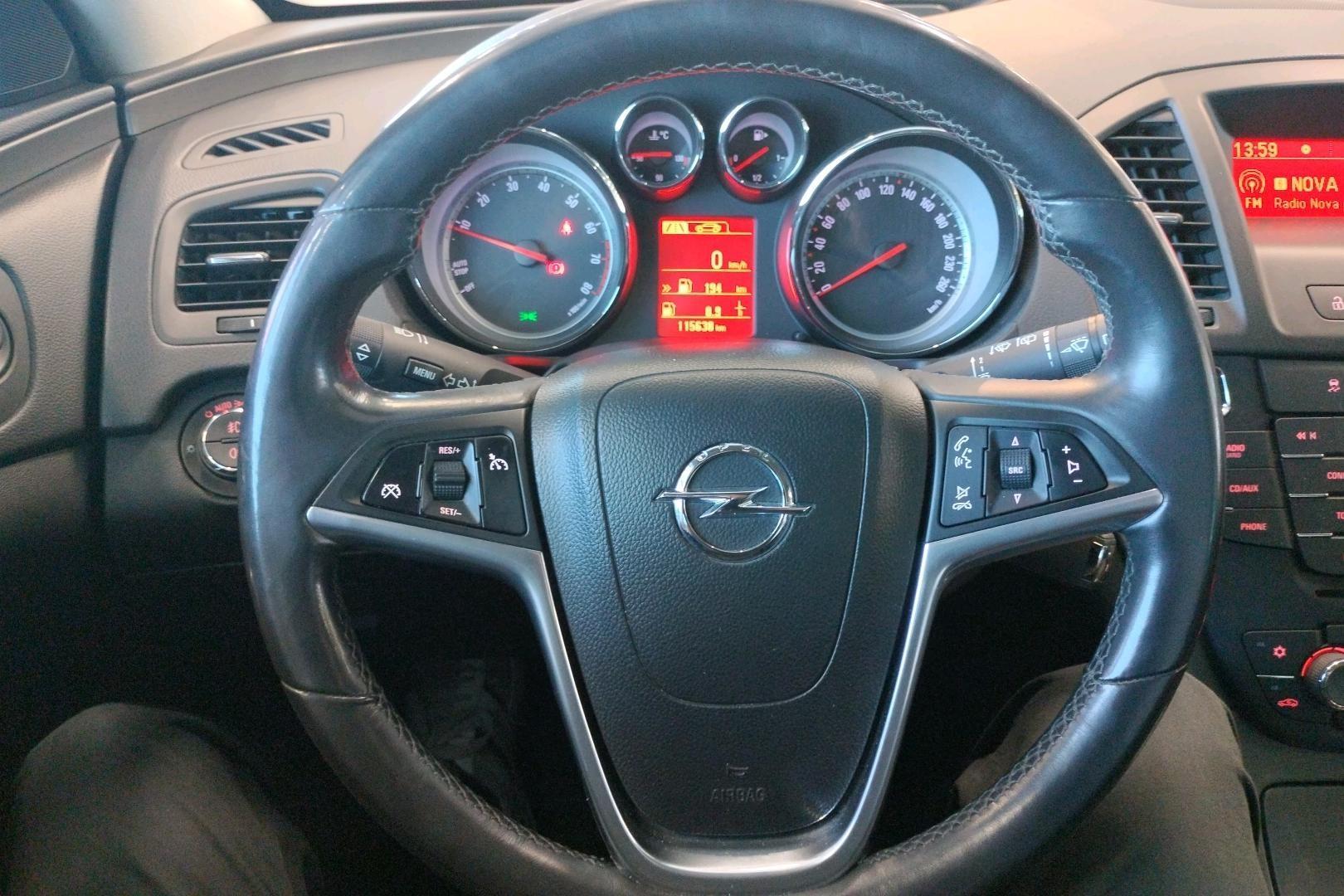 OPEL INSIGNIA 2012