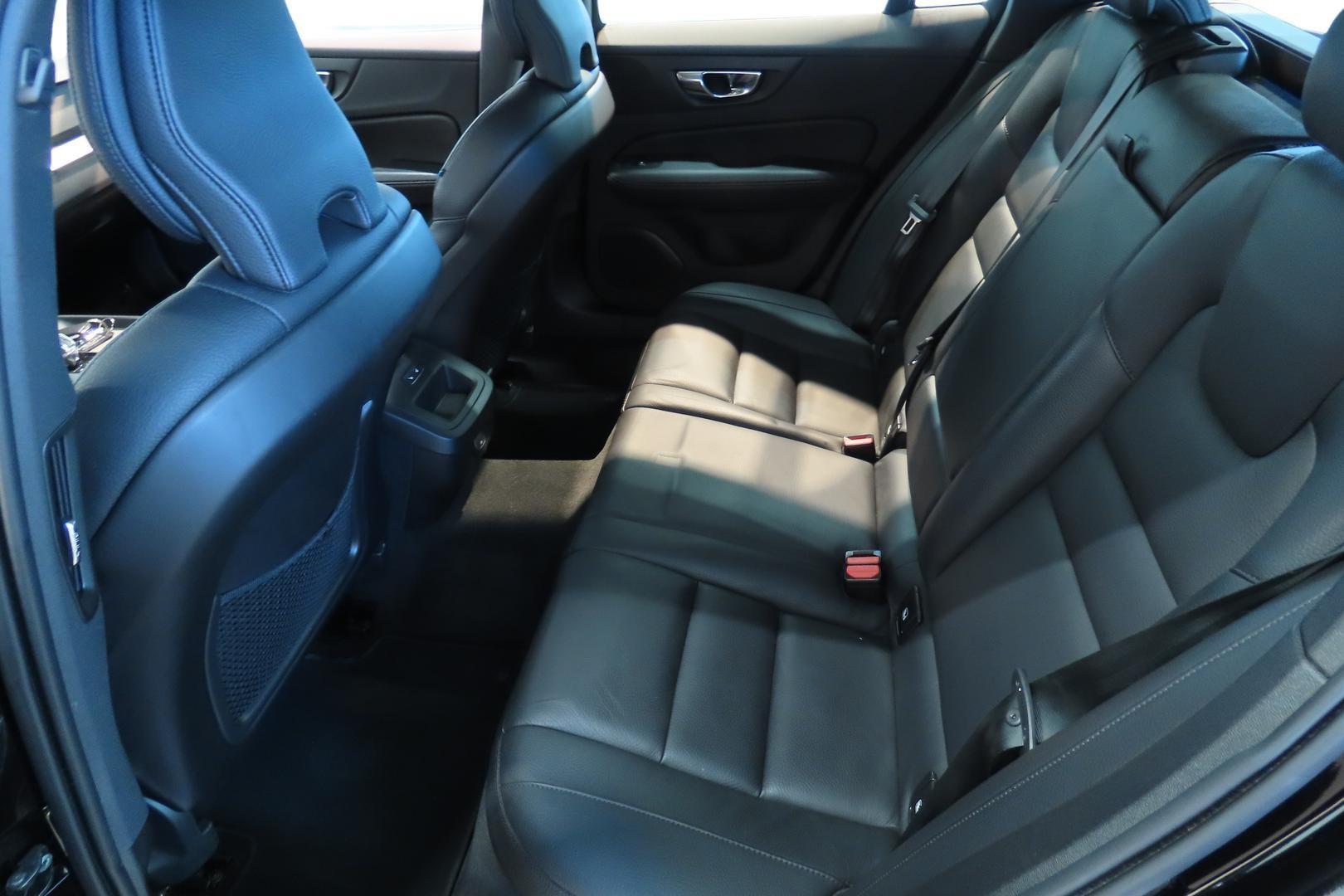 Volvo V60 2022