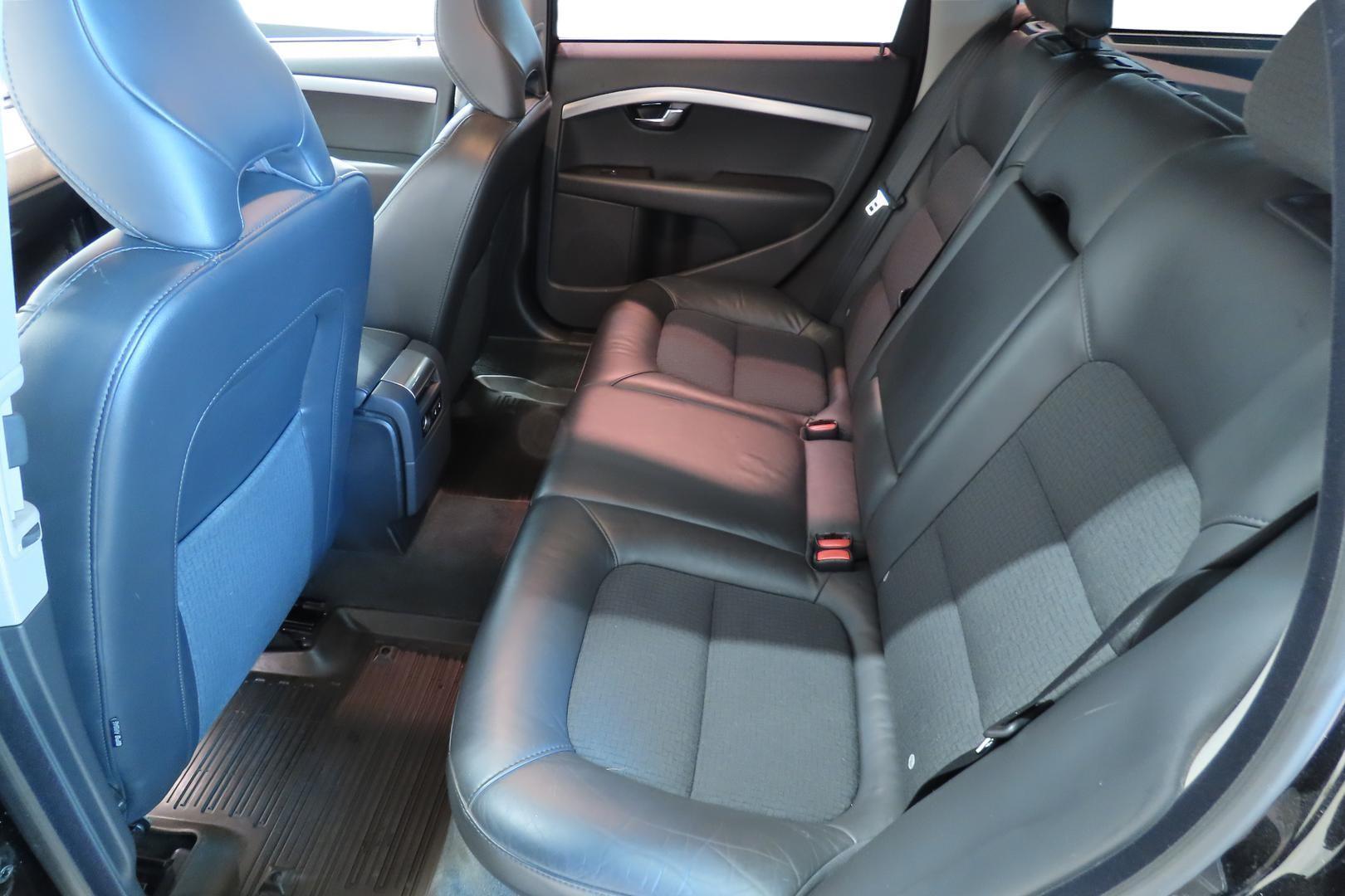 Volvo V70 2015