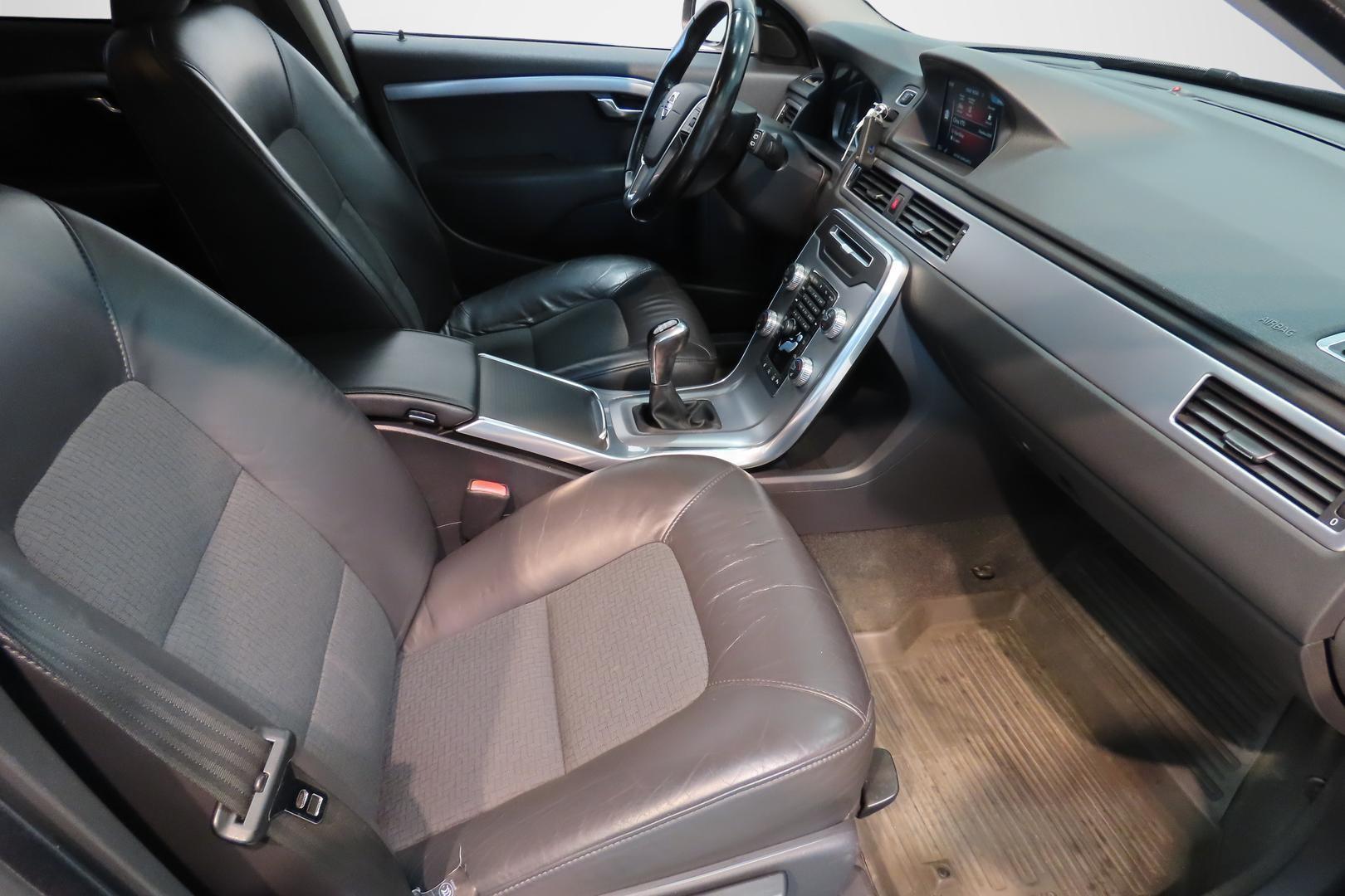 Volvo V70 2015