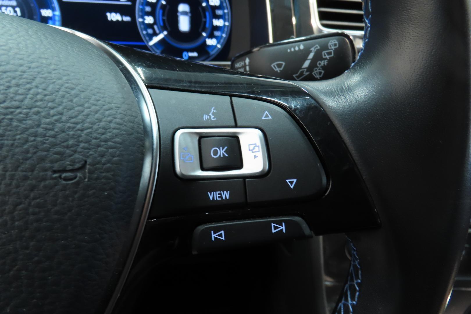 VOLKSWAGEN Golf 2020