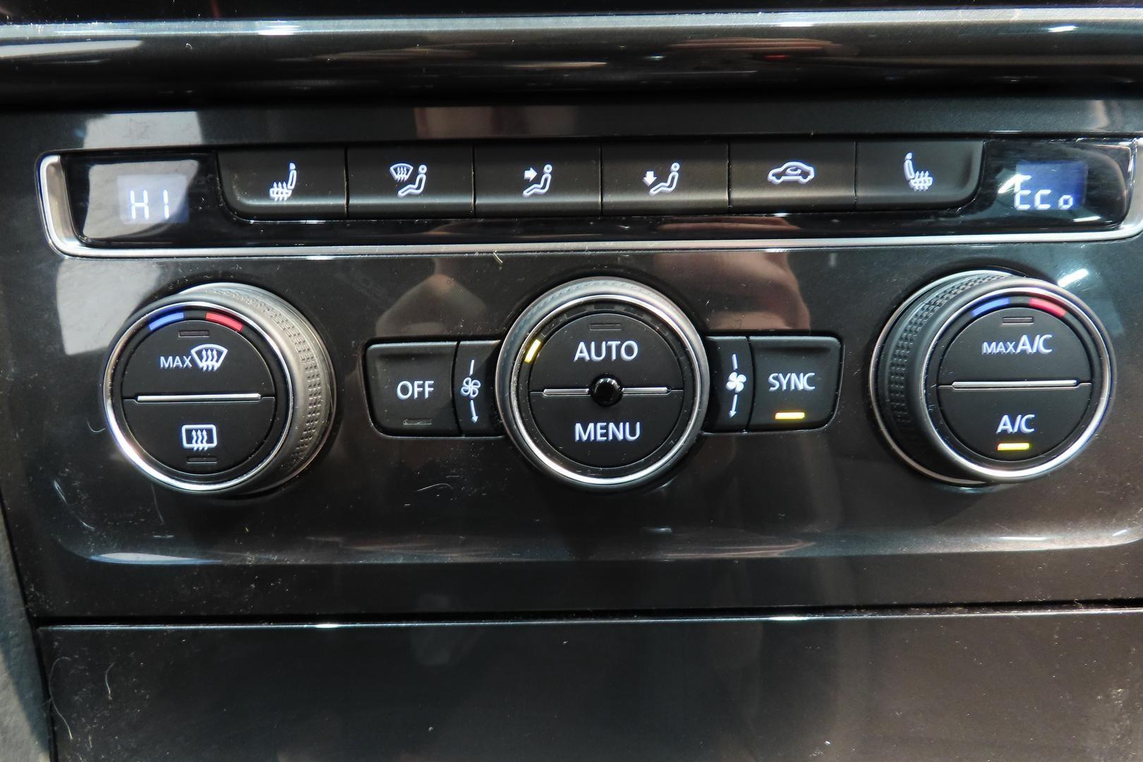 VOLKSWAGEN Golf 2020