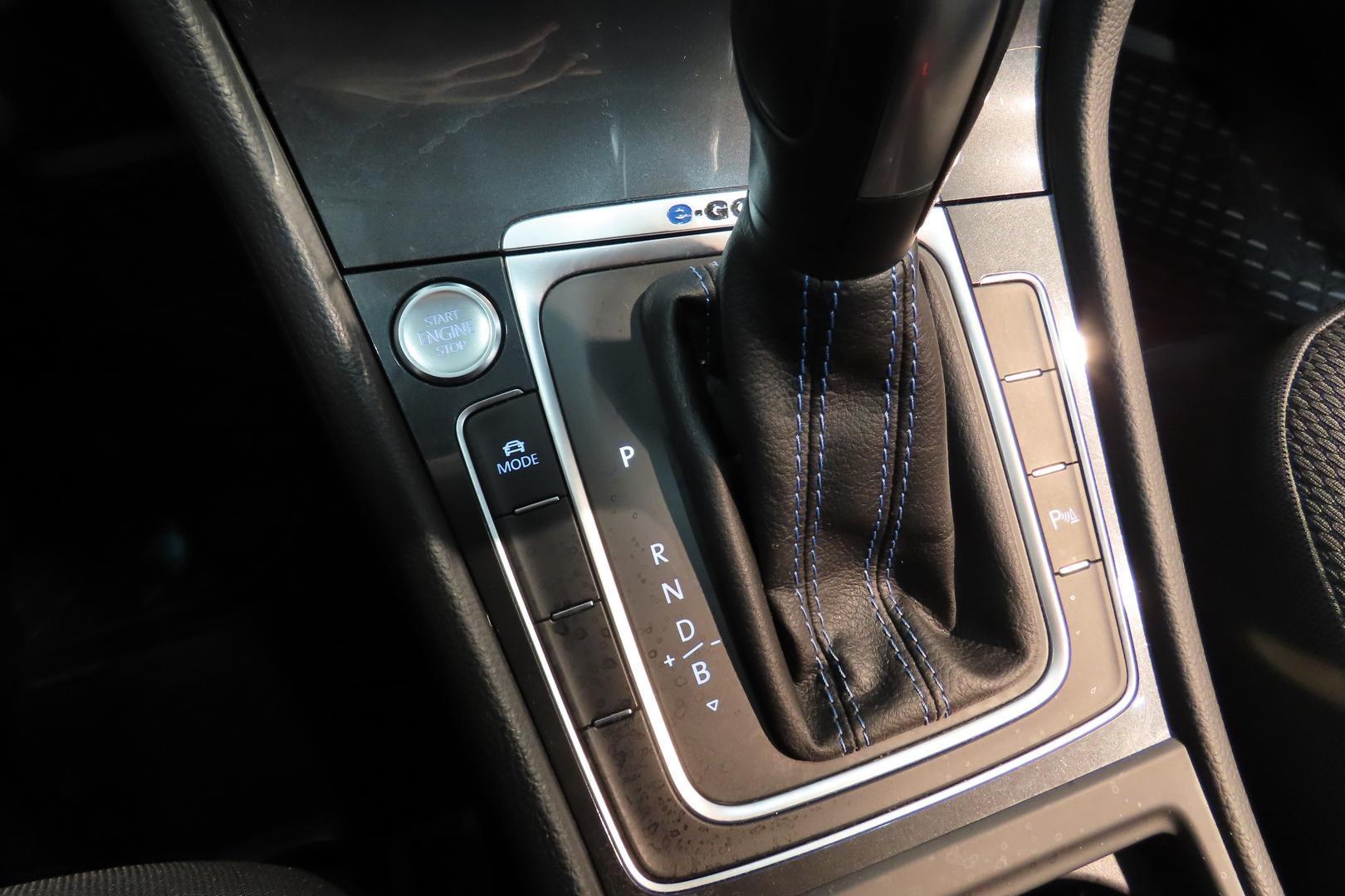 VOLKSWAGEN Golf 2020