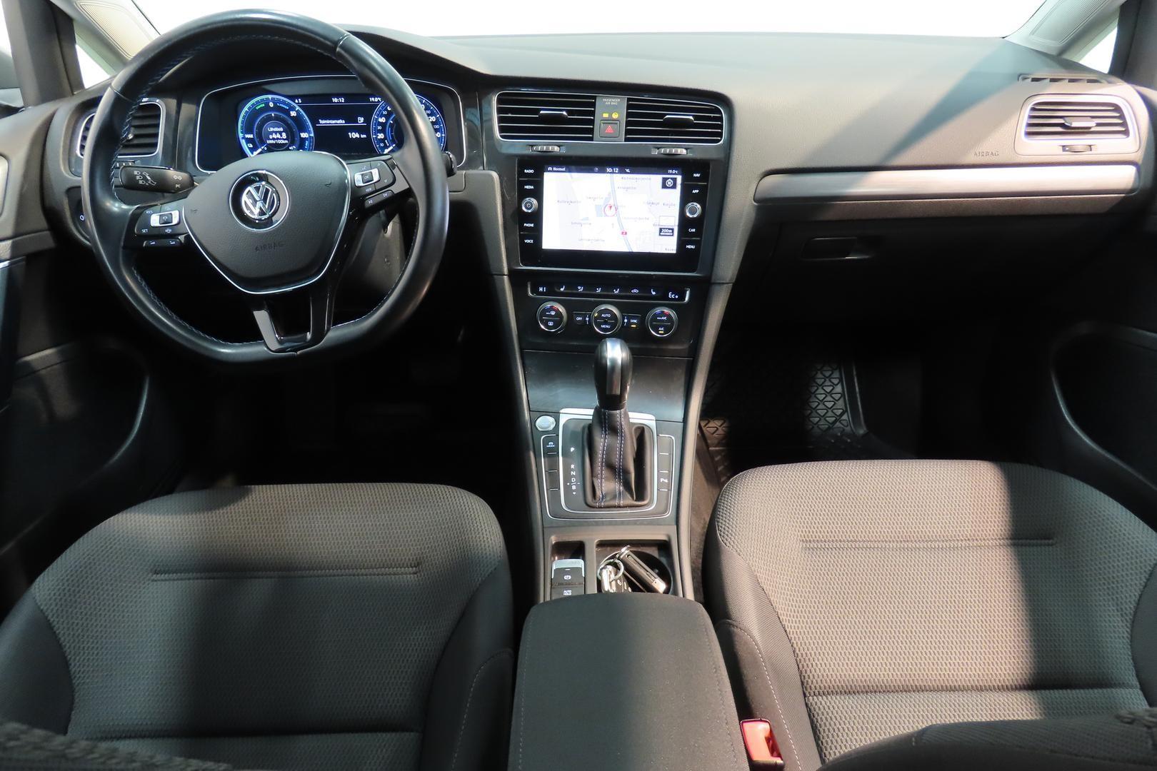 VOLKSWAGEN Golf 2020