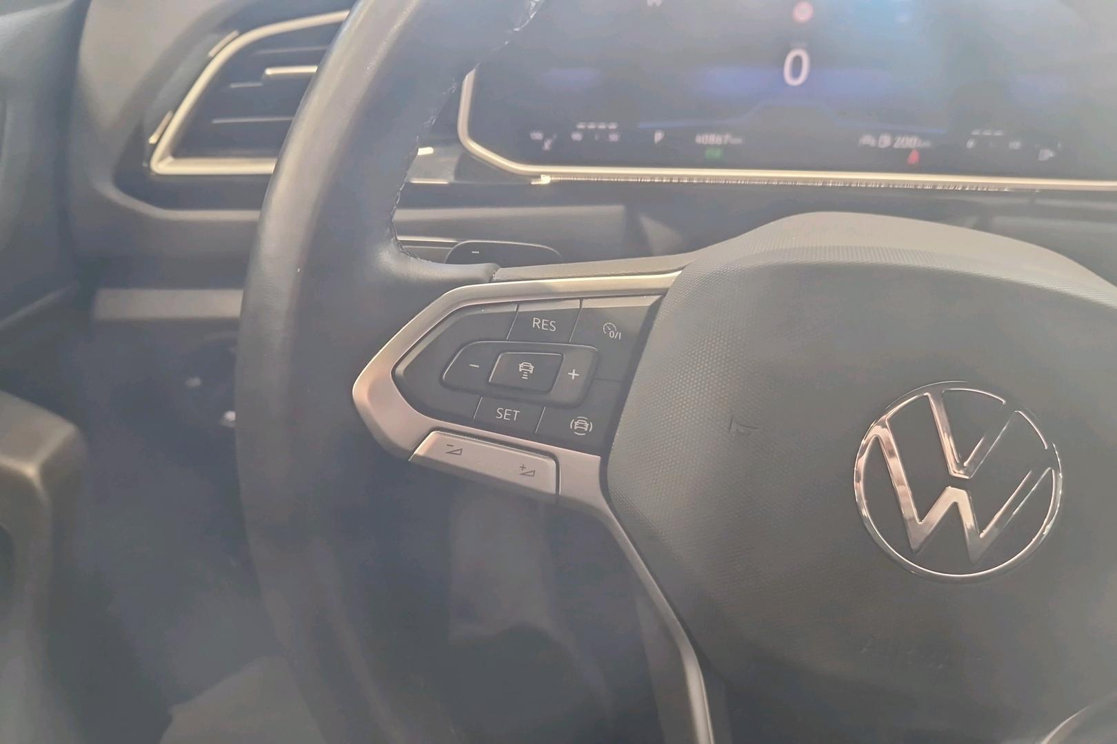 VOLKSWAGEN T-Roc 2024