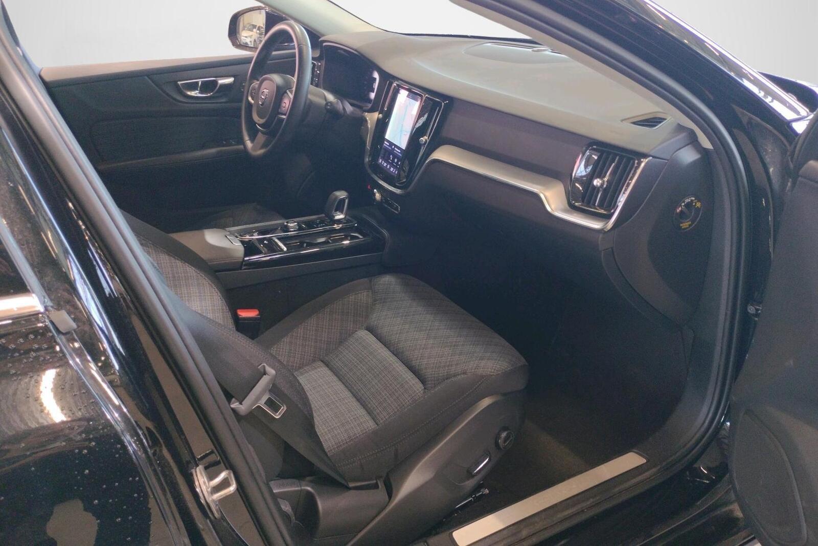 Volvo V60 2023