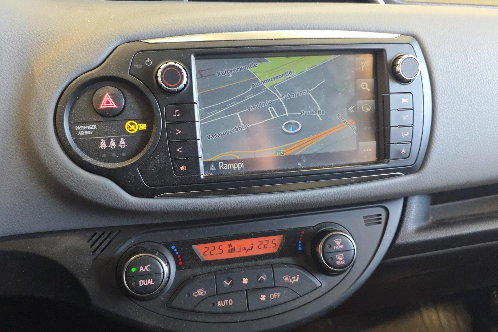 Toyota Yaris 2015