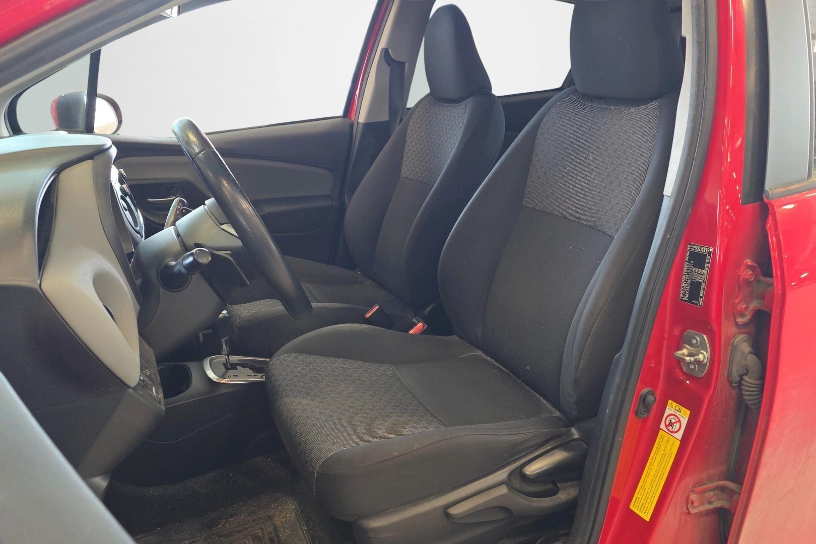 Toyota Yaris 2015