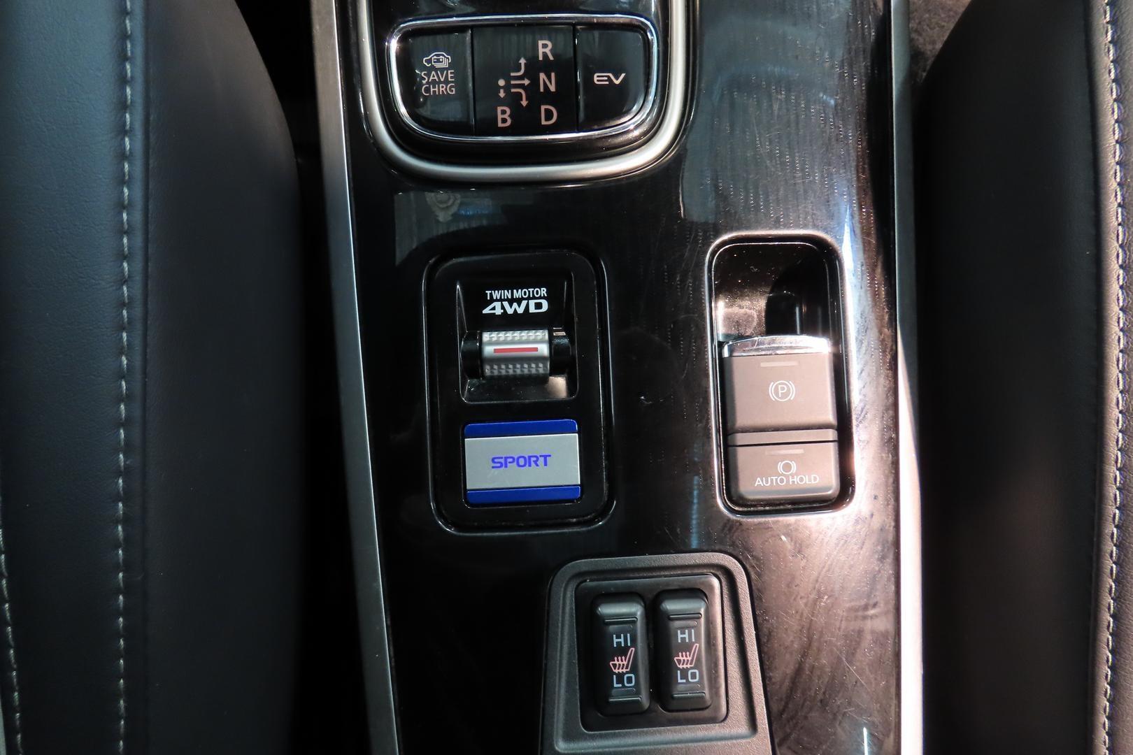 MITSUBISHI Outlander PHEV 2018